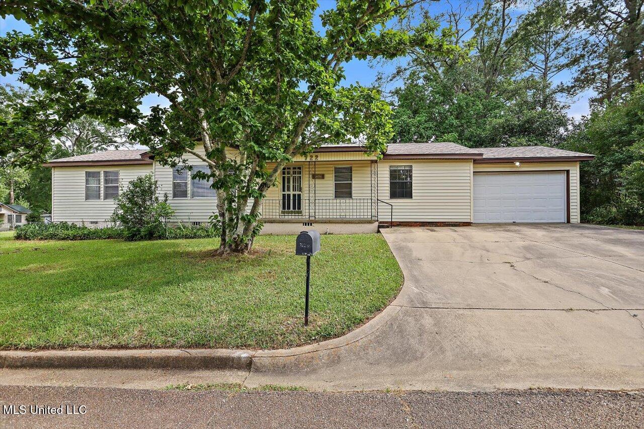 722 Se 1st Street Property Photo 1