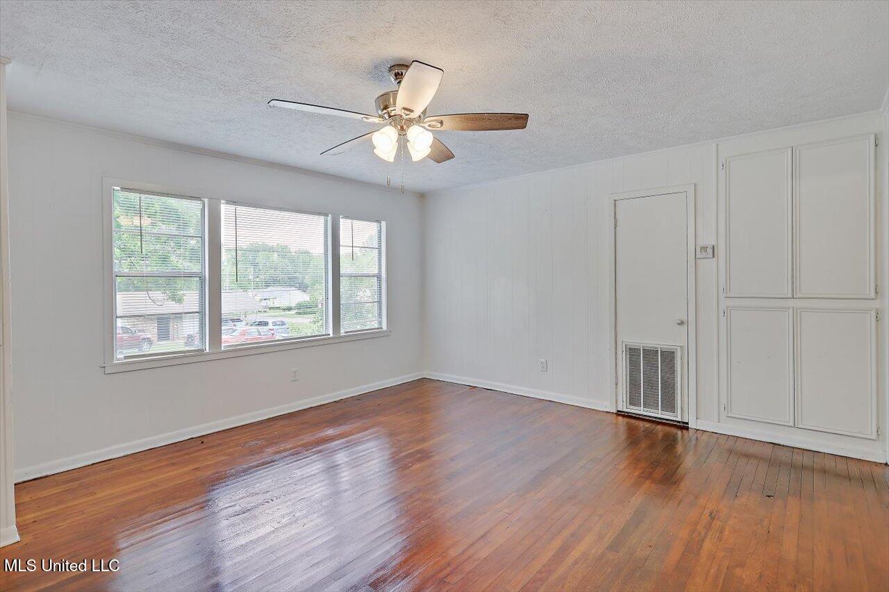 722 Se 1st Street Property Photo 5
