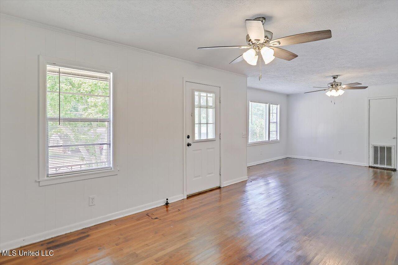 722 Se 1st Street Property Photo 7