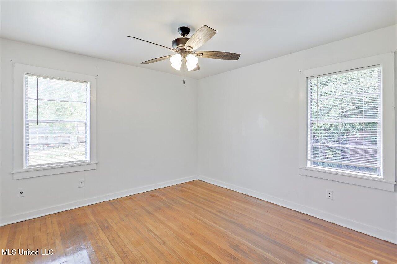 722 Se 1st Street Property Photo 17