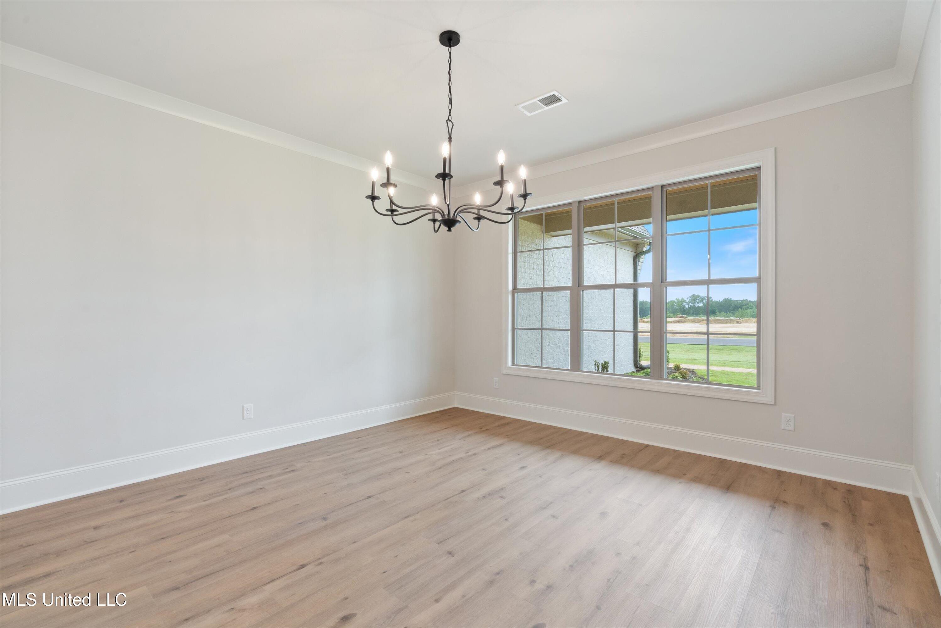 4364 Brooke Drive Property Photo 8