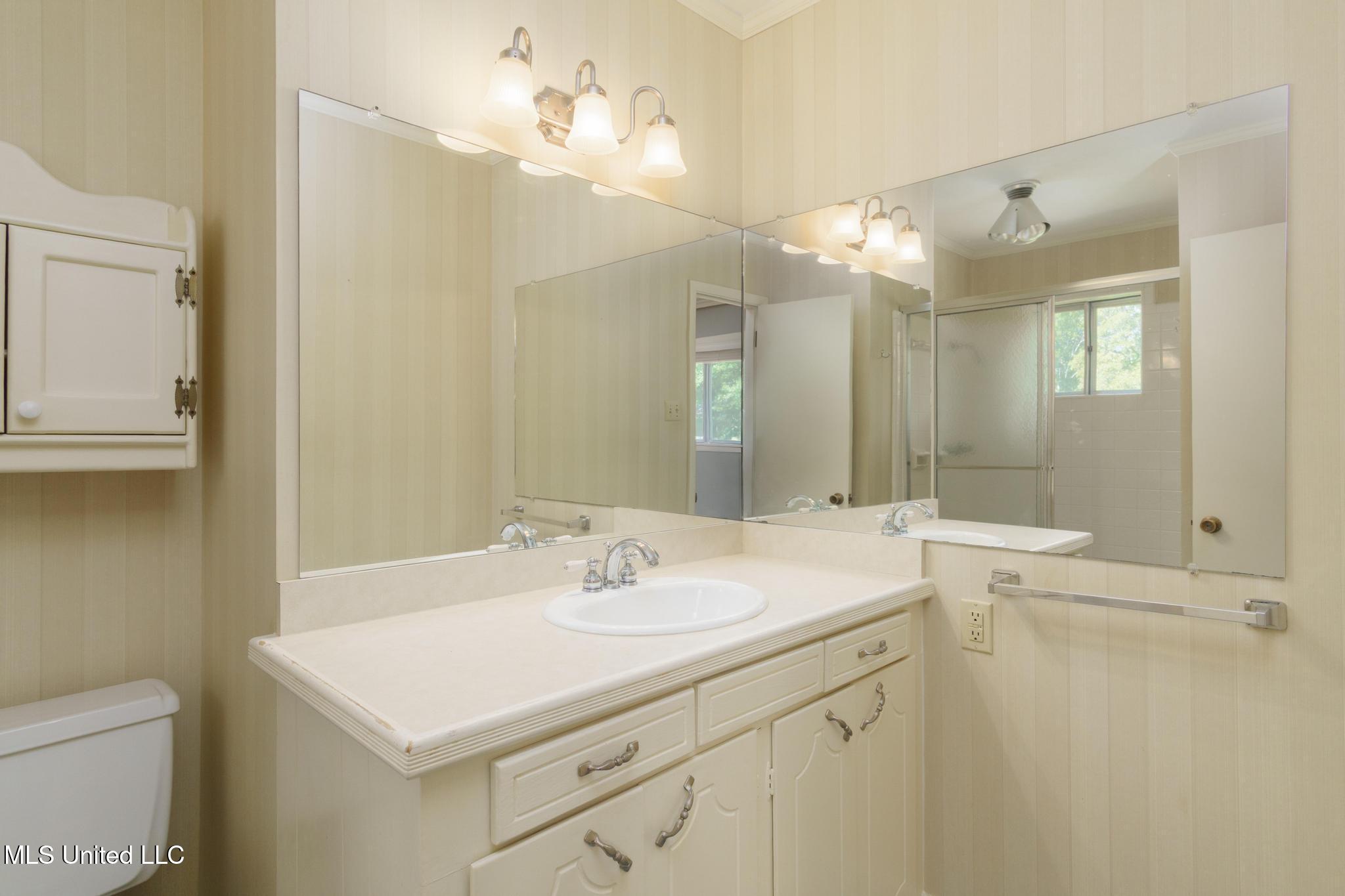 2201 Mcinnis Street Property Photo 12
