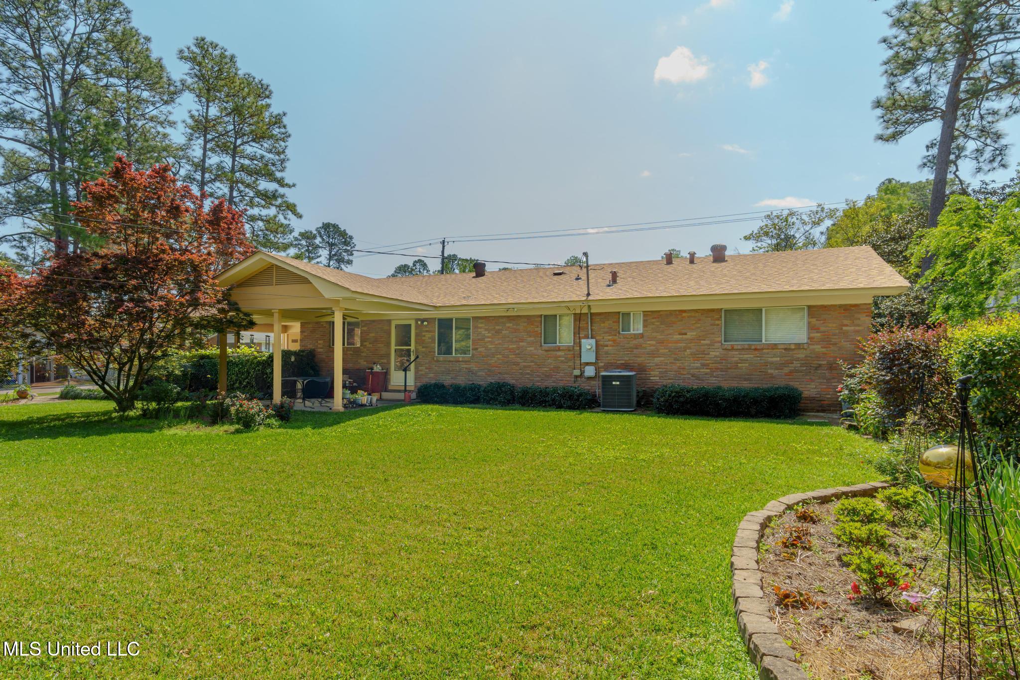 2201 Mcinnis Street Property Photo 18
