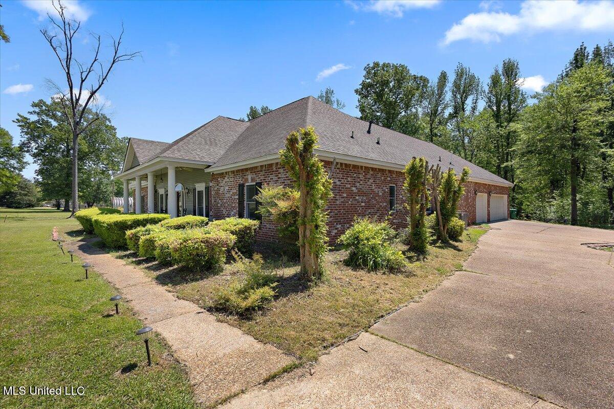 1155 Craig Drive Property Photo 3