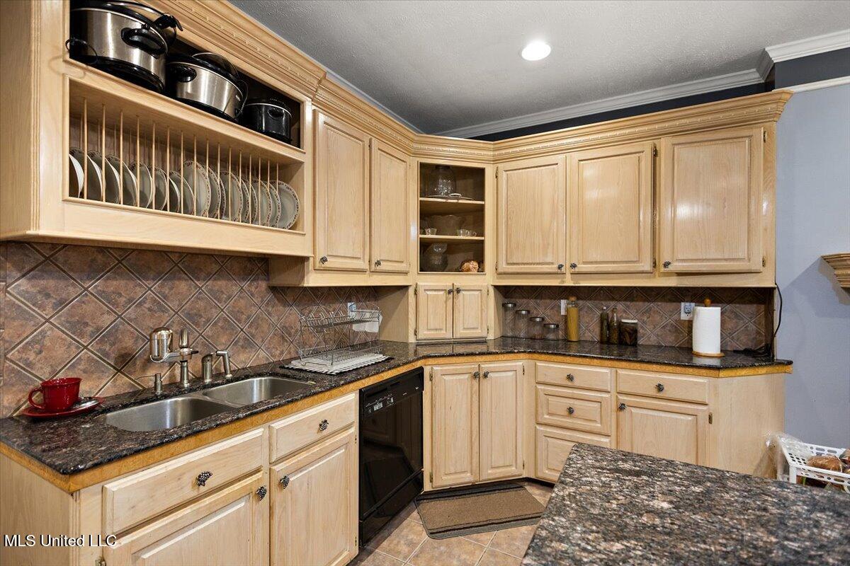 1155 Craig Drive Property Photo 14