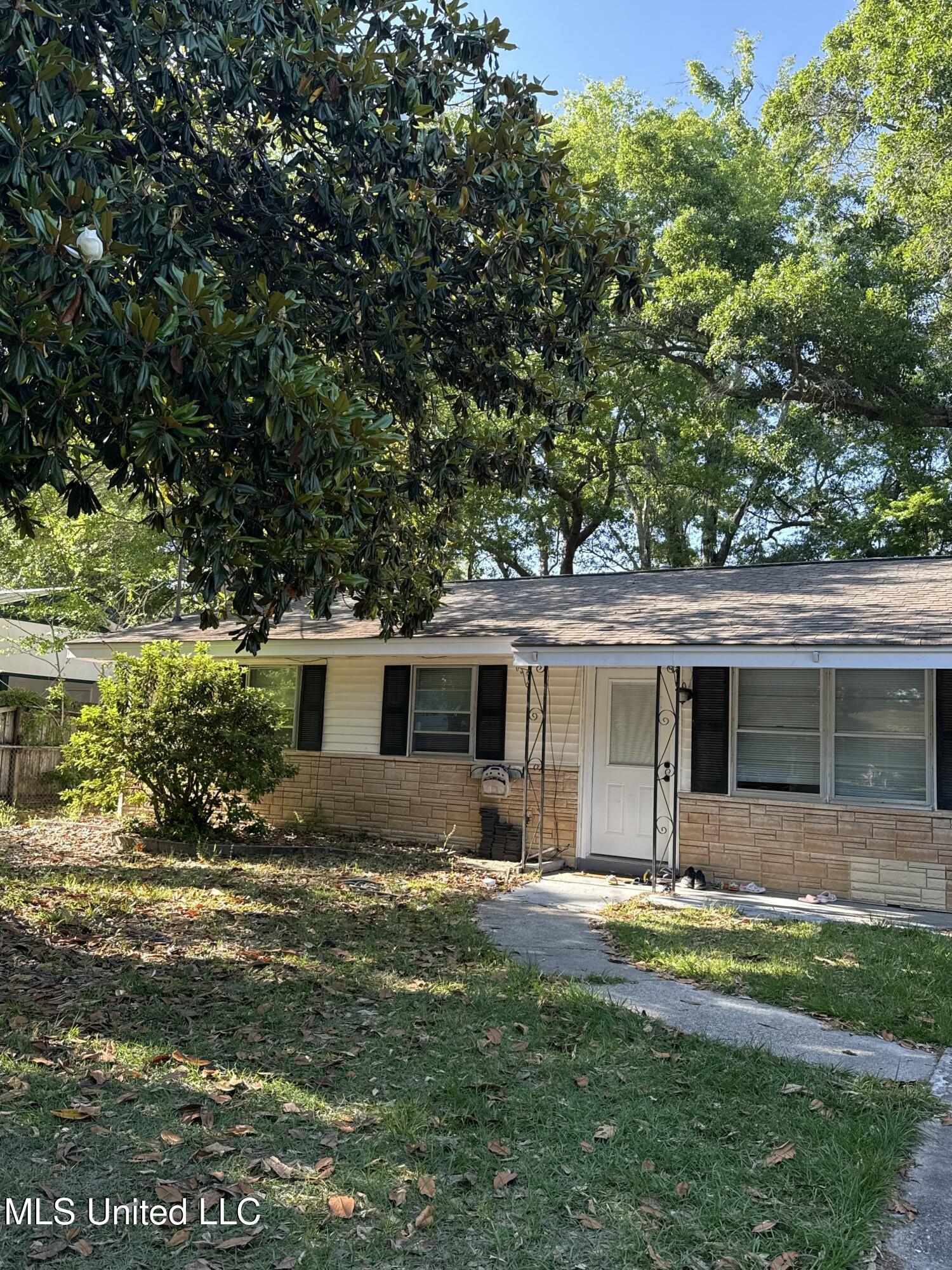 229 Woodland Circle Property Photo 1