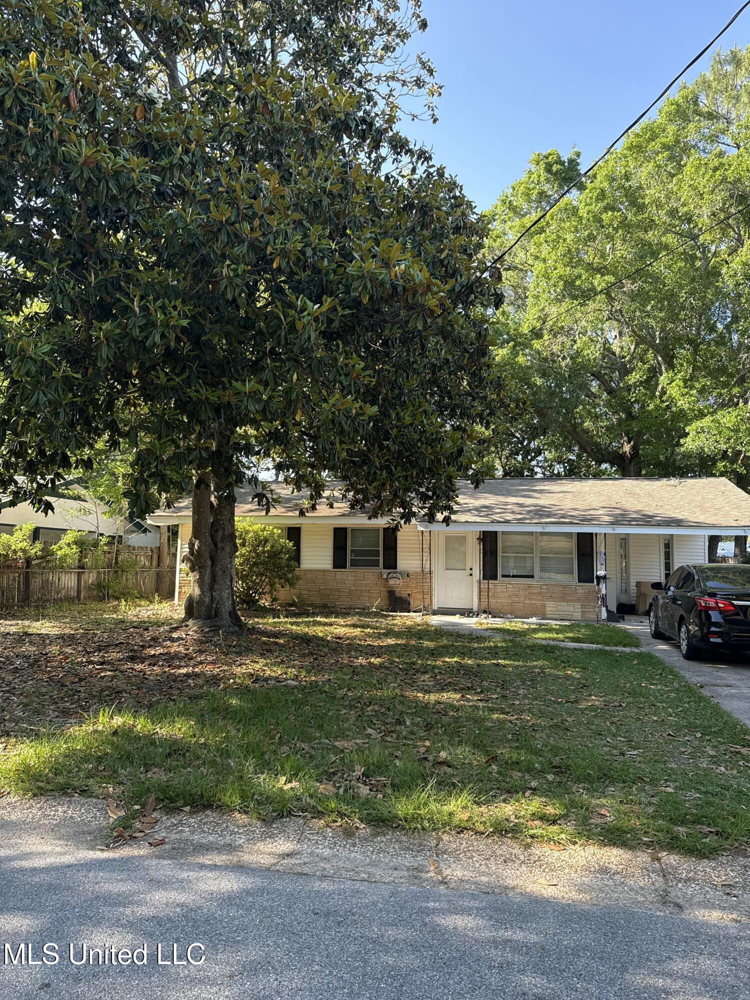 229 Woodland Circle Property Photo 4