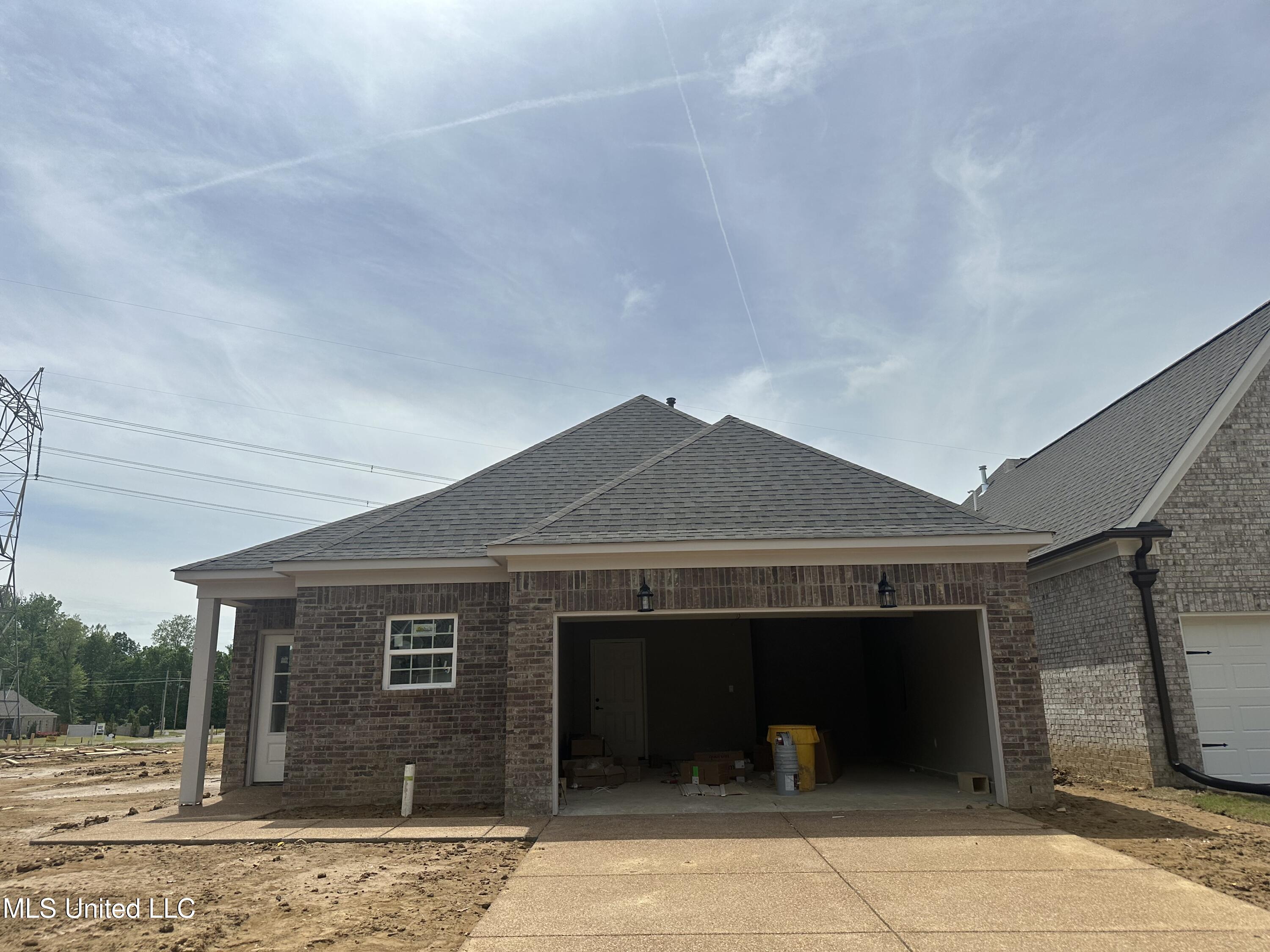 327 Flower Garden Drive Property Photo 1