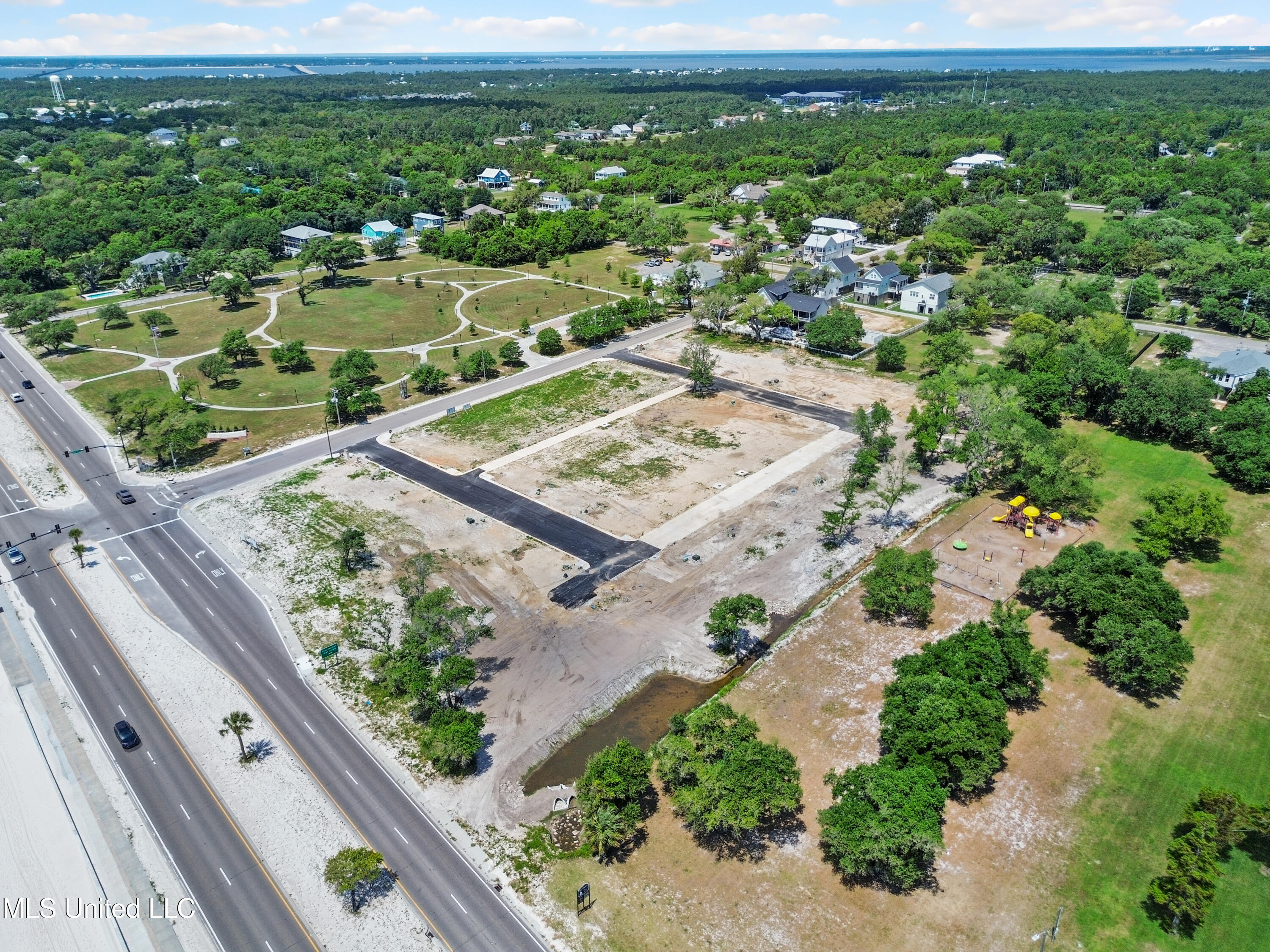 113 Henderson Avenue Property Photo 7