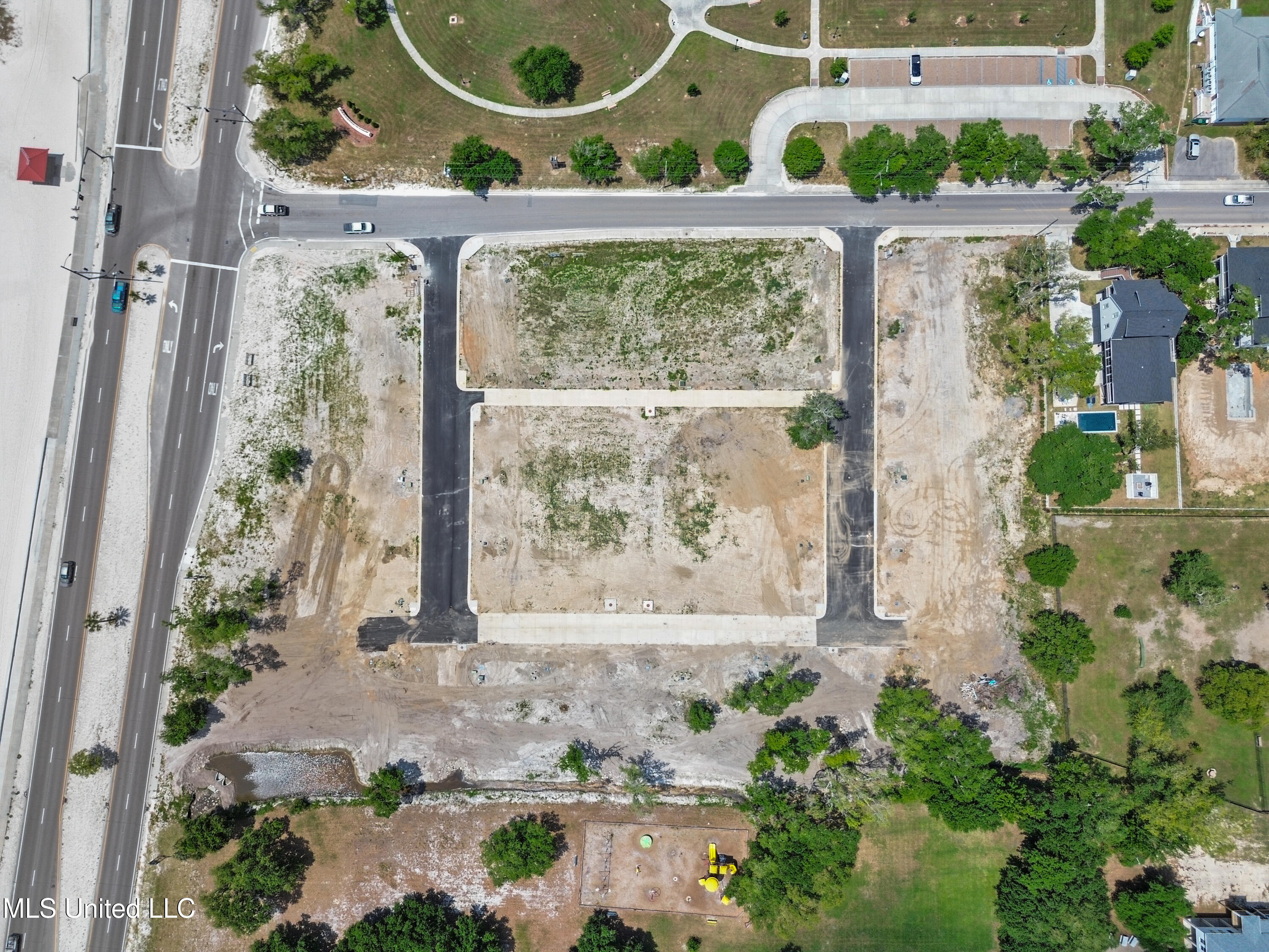 113 Henderson Avenue Property Photo 8