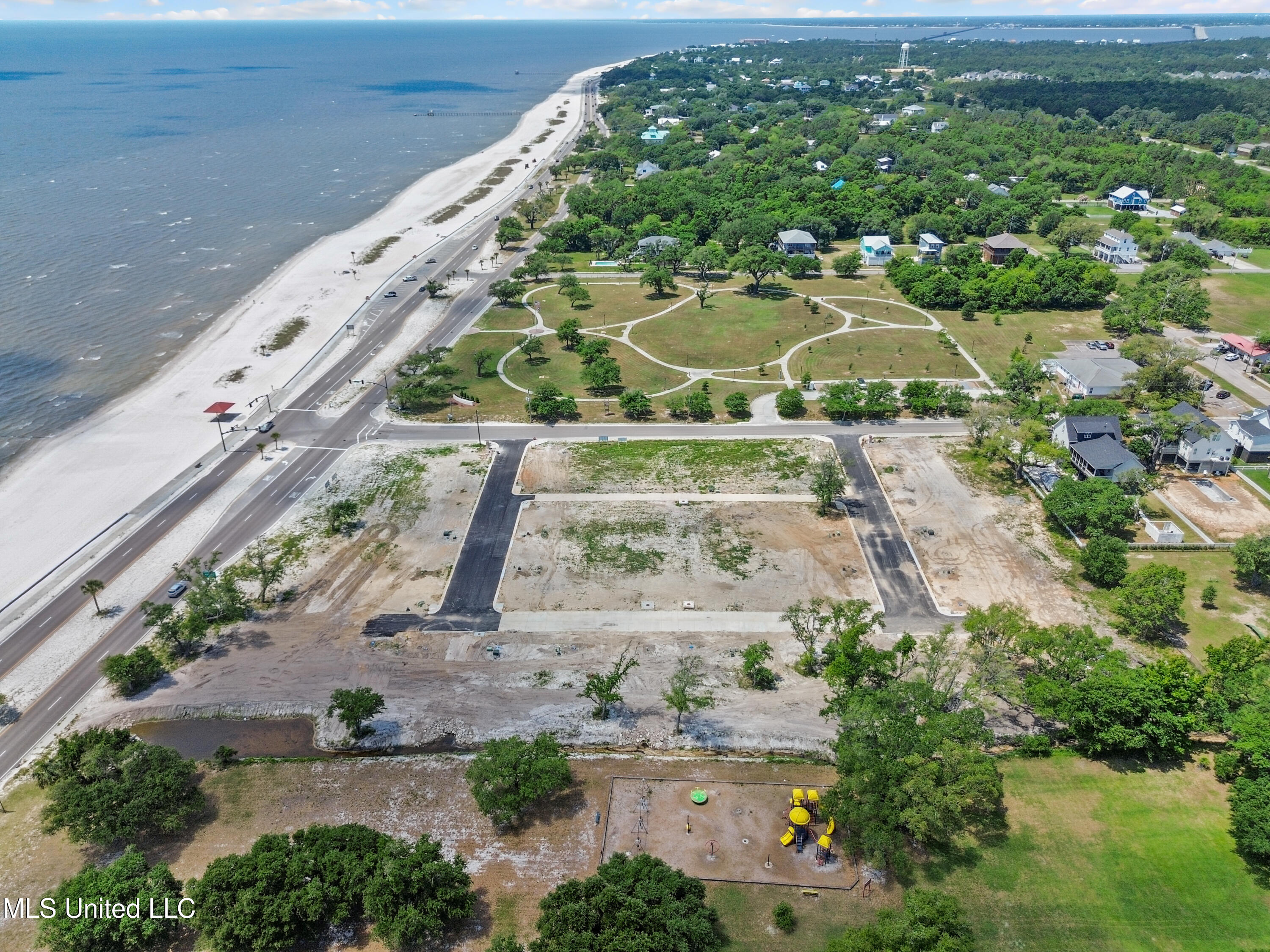 113 Henderson Avenue Property Photo 9