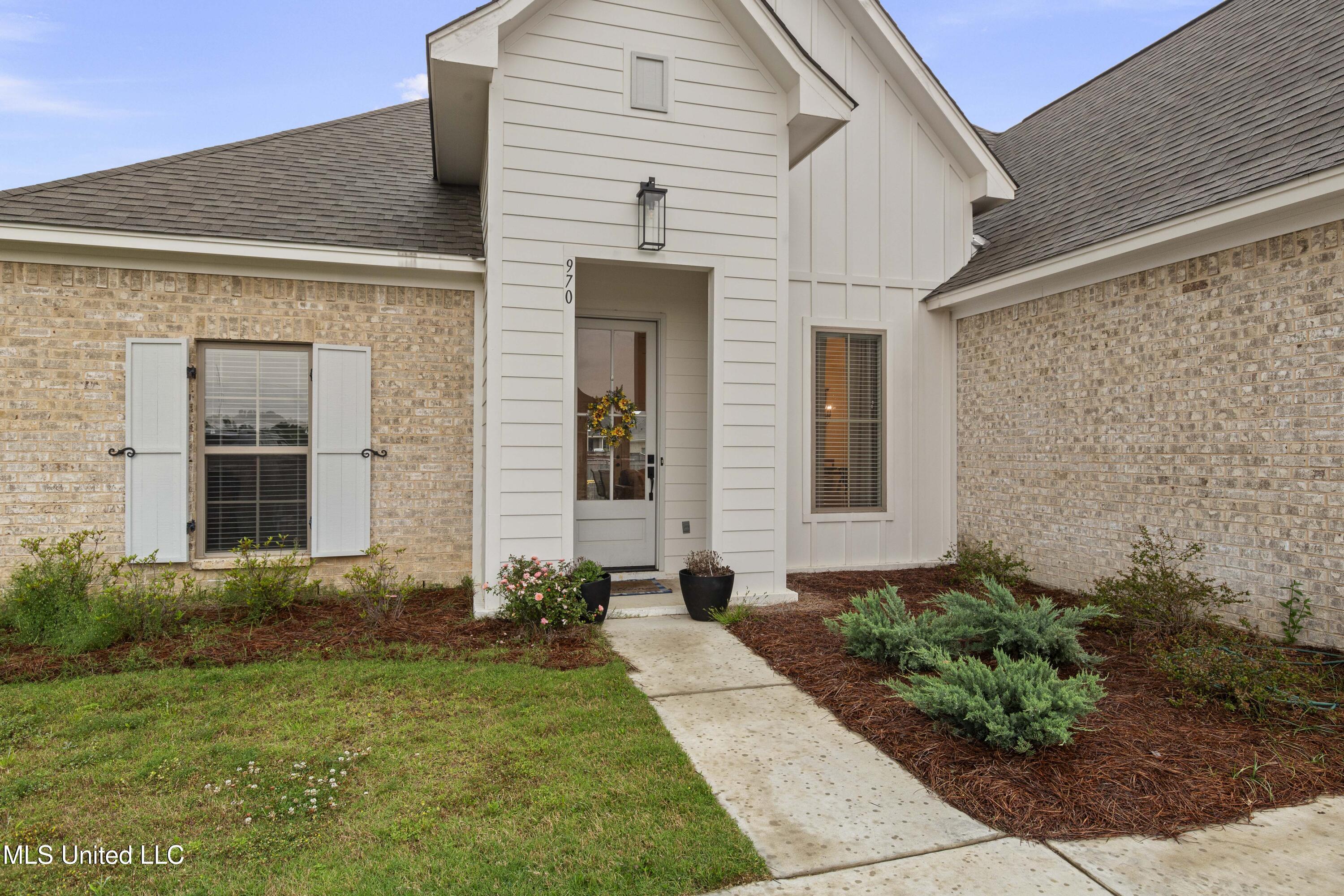 970 Glenwild Circle Property Photo 2