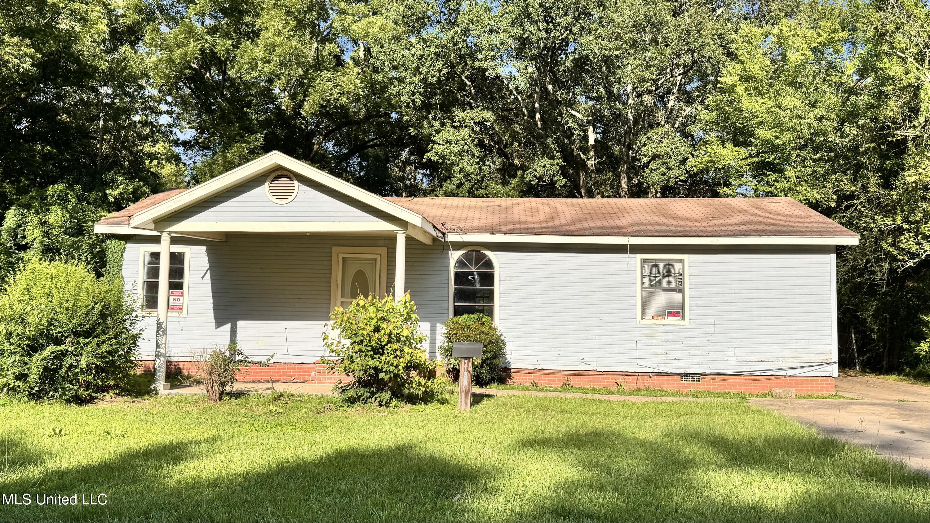 3158 Monticello Drive Property Photo 1