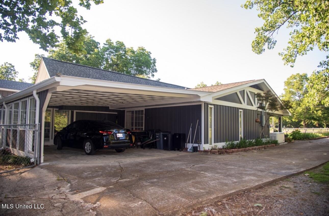 269 Weecama Drive Property Photo 3