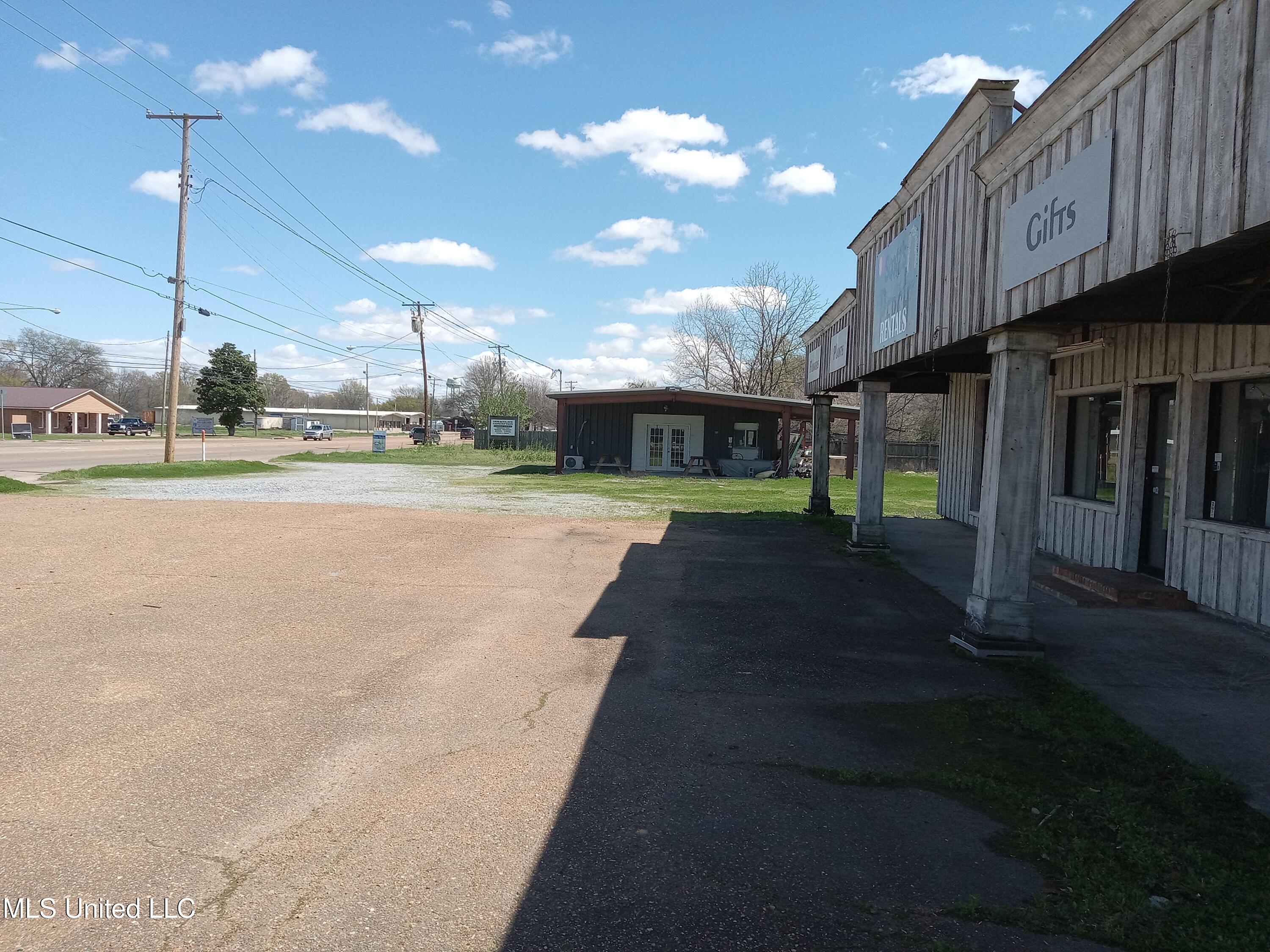 421 W Highway 82 Highway Property Photo 4
