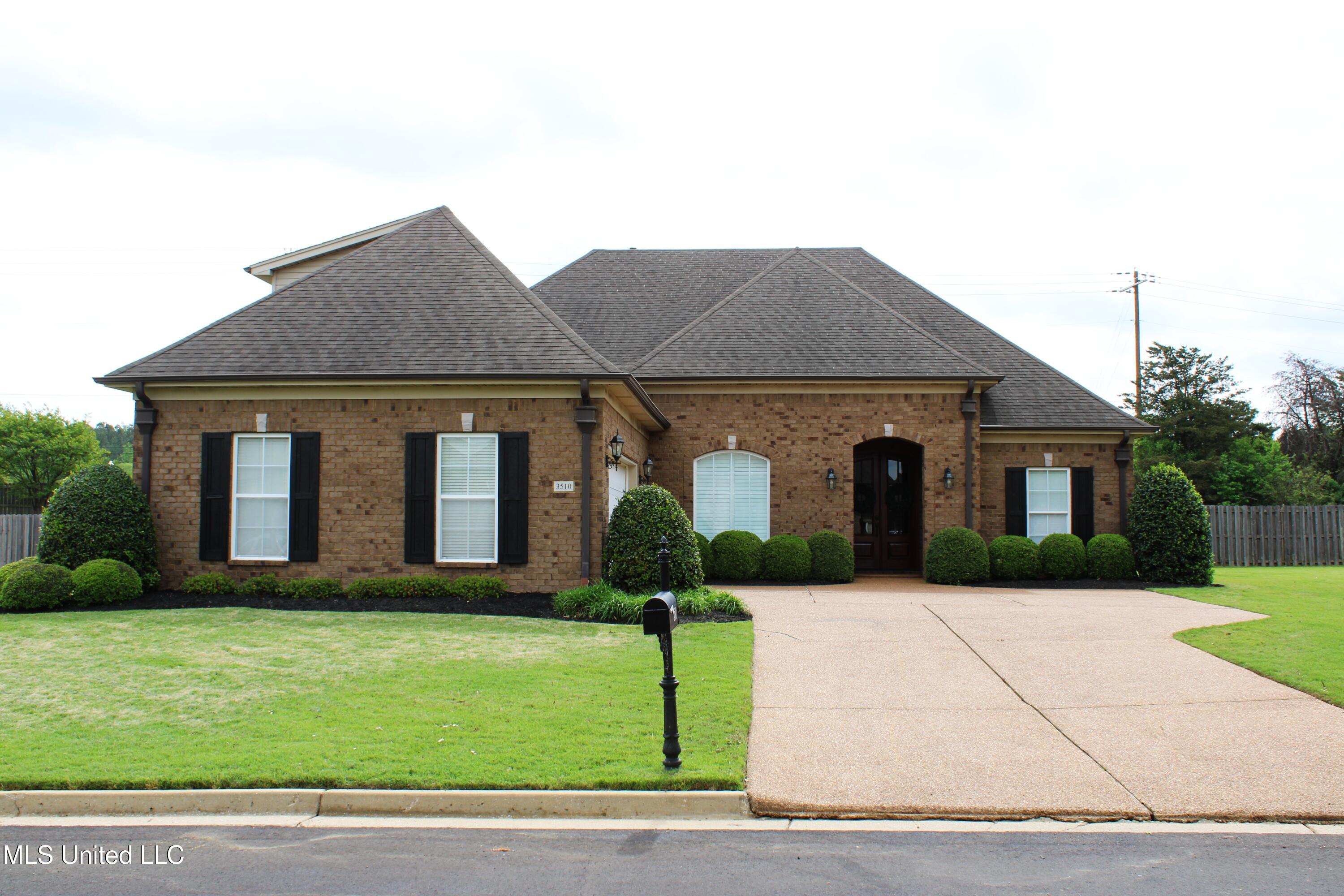 3510 Holsten Creek Drive Property Photo 1