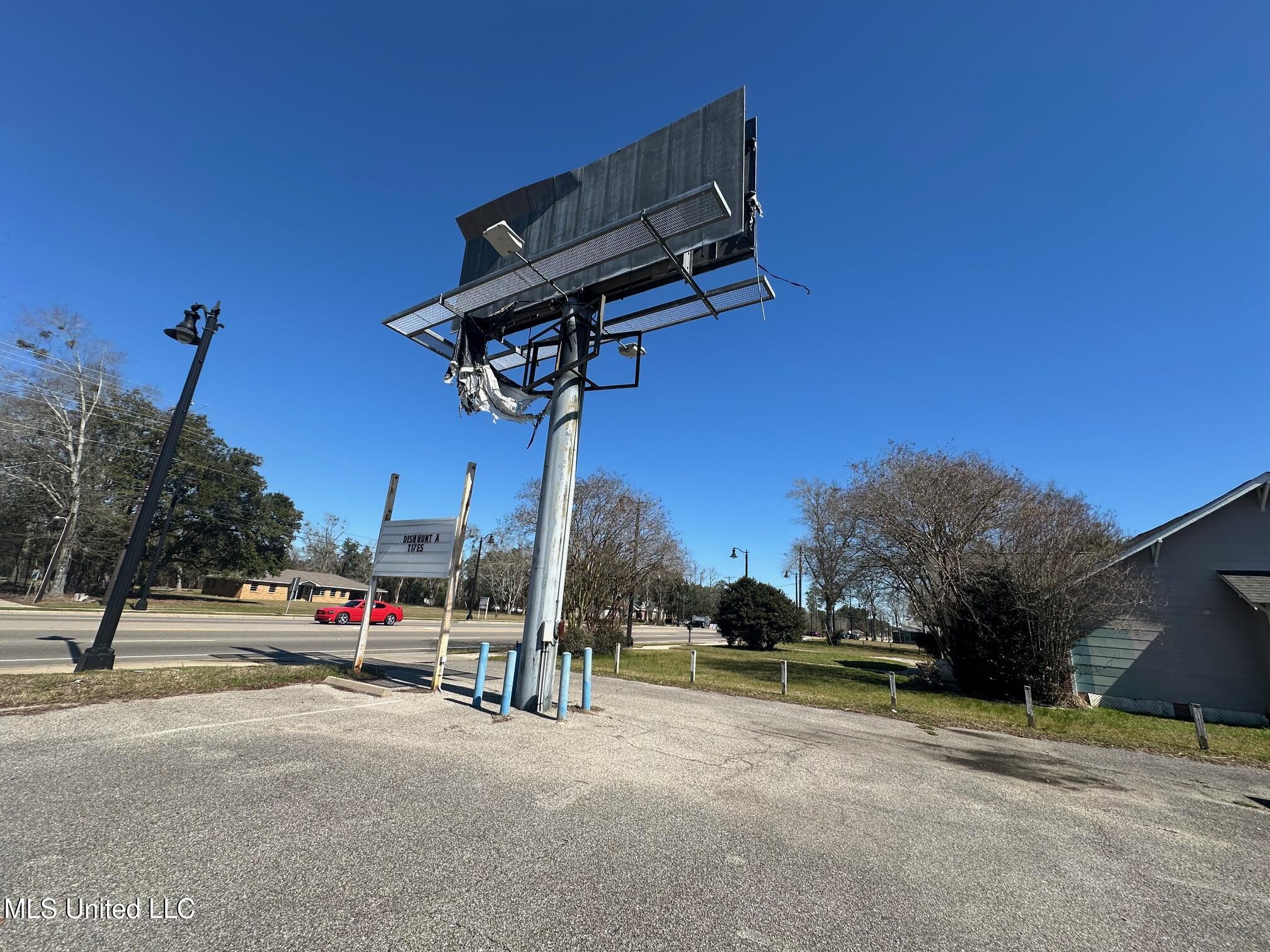 14121 Dedeaux Road Property Photo 4