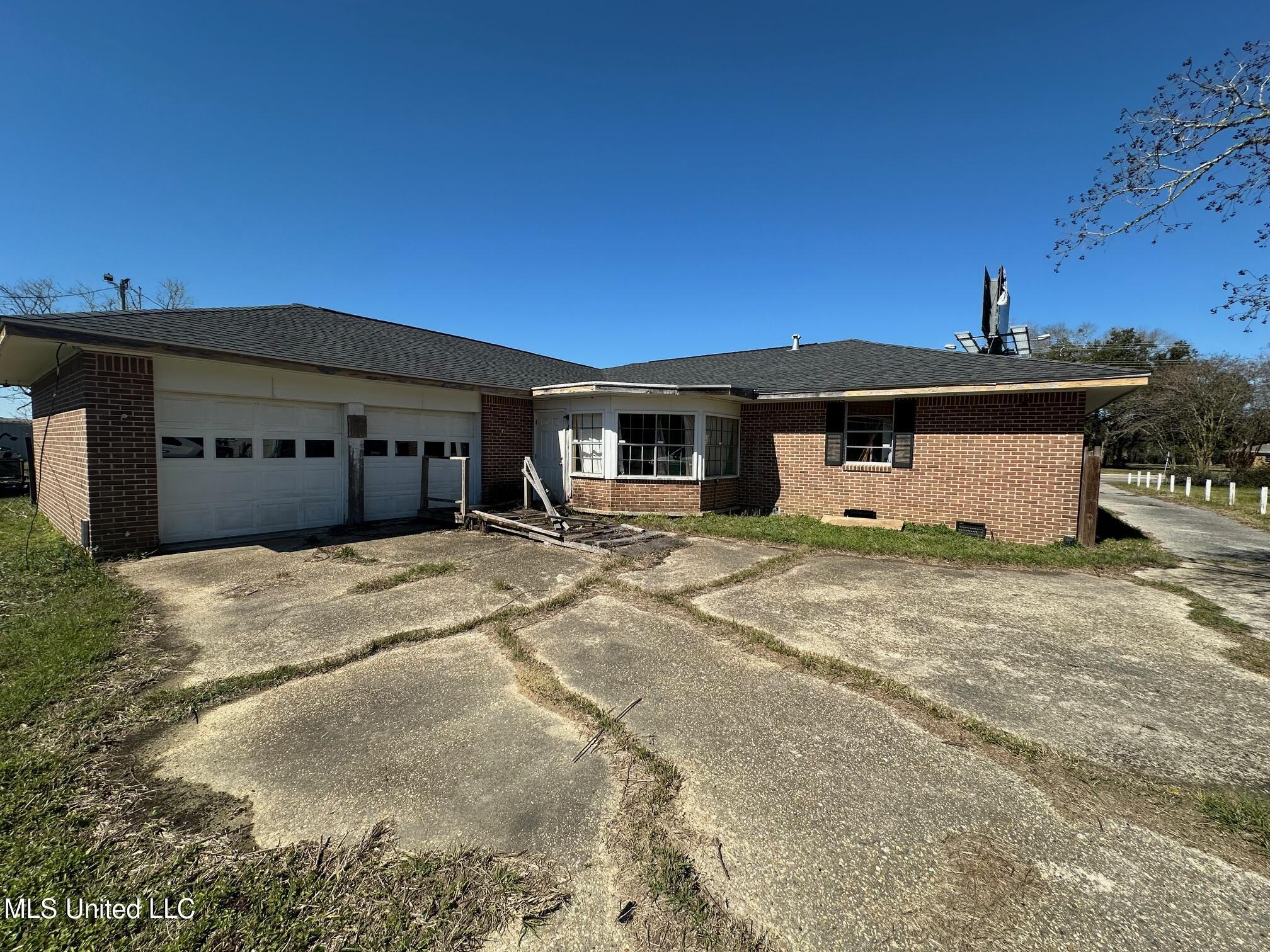 14121 Dedeaux Road Property Photo 8