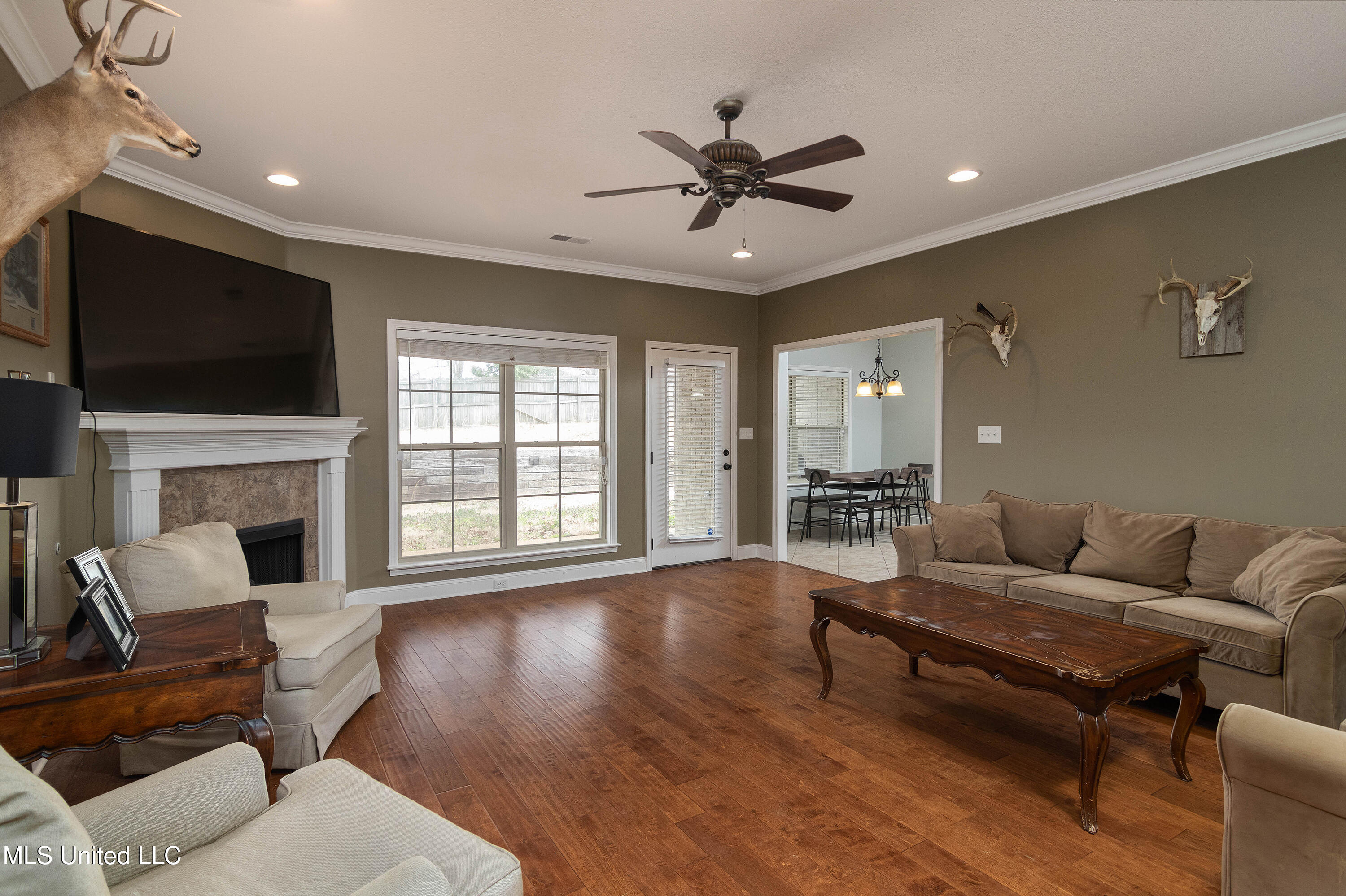 1390 E Lake Front Drive Property Photo 4