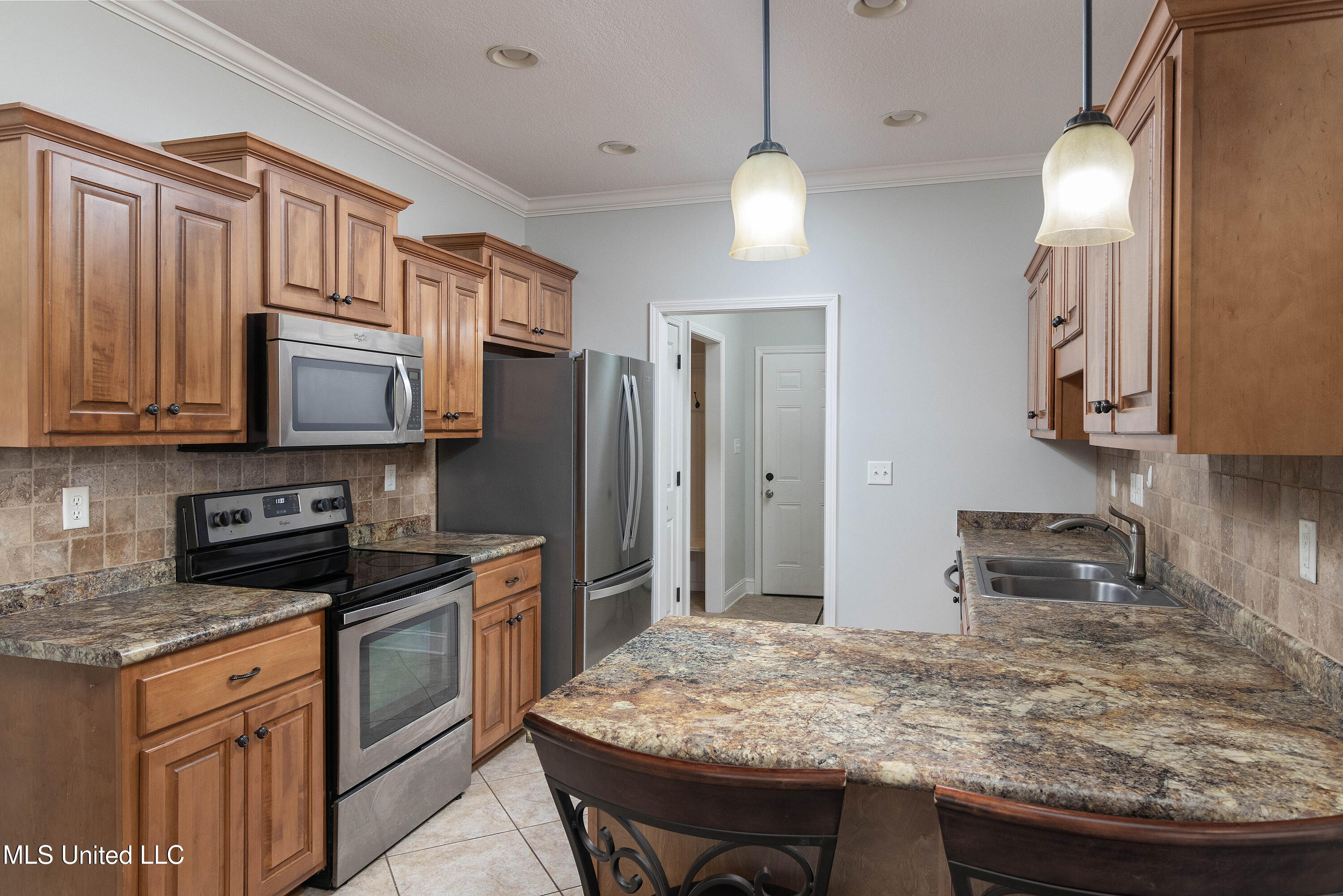 1390 E Lake Front Drive Property Photo 6