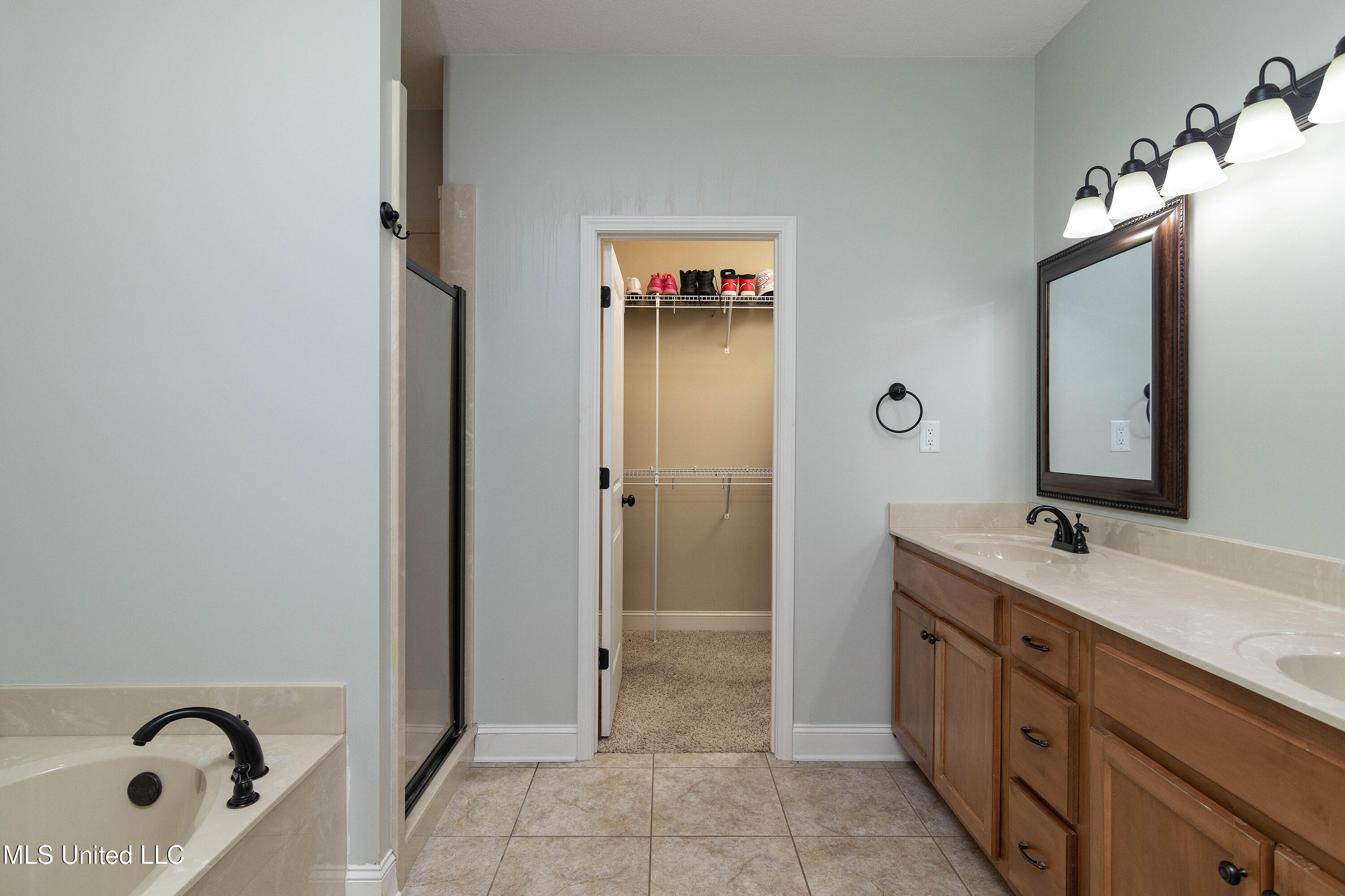 1390 E Lake Front Drive Property Photo 11