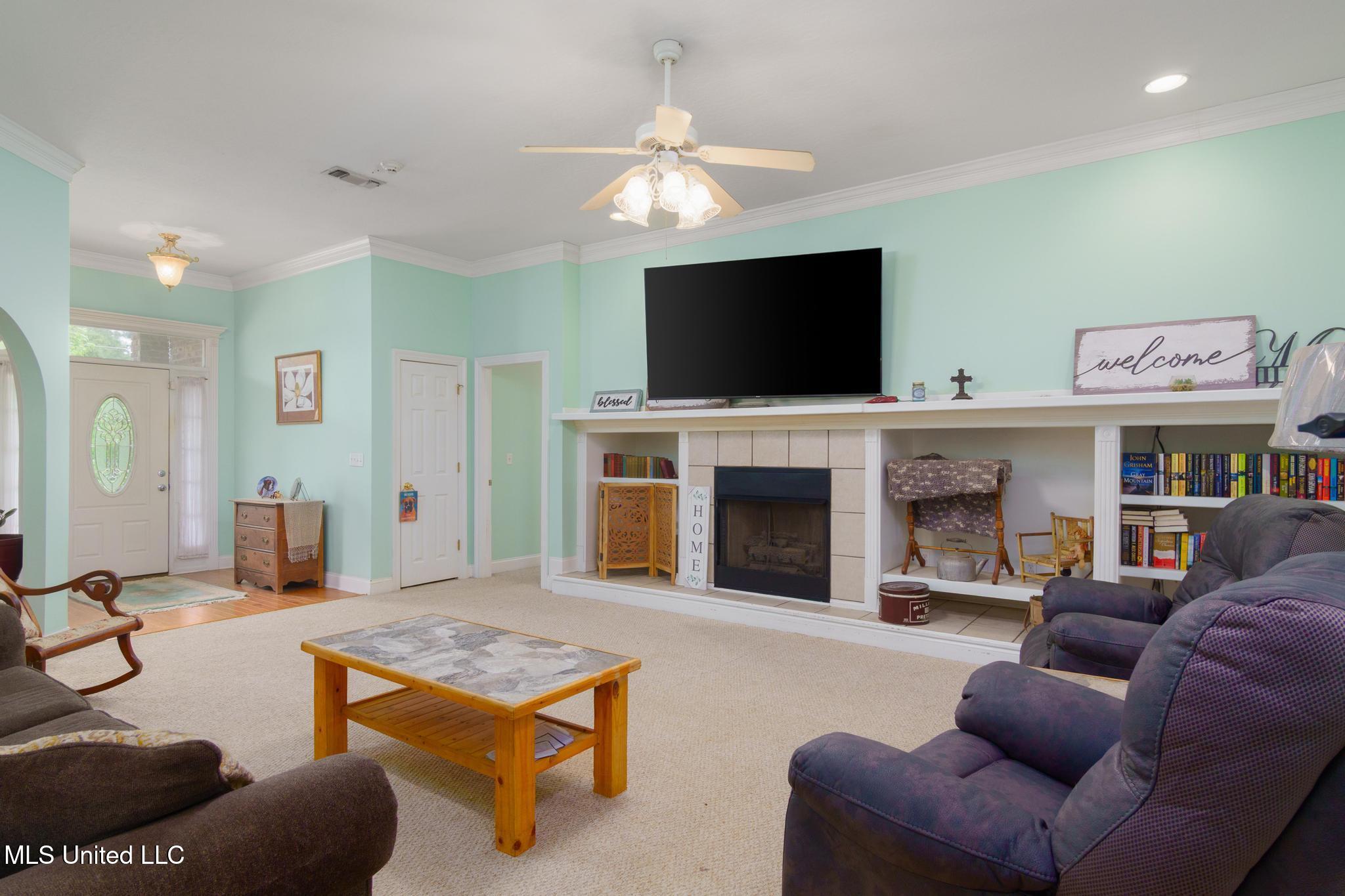 447 Brown's Bridge Road Property Photo 2
