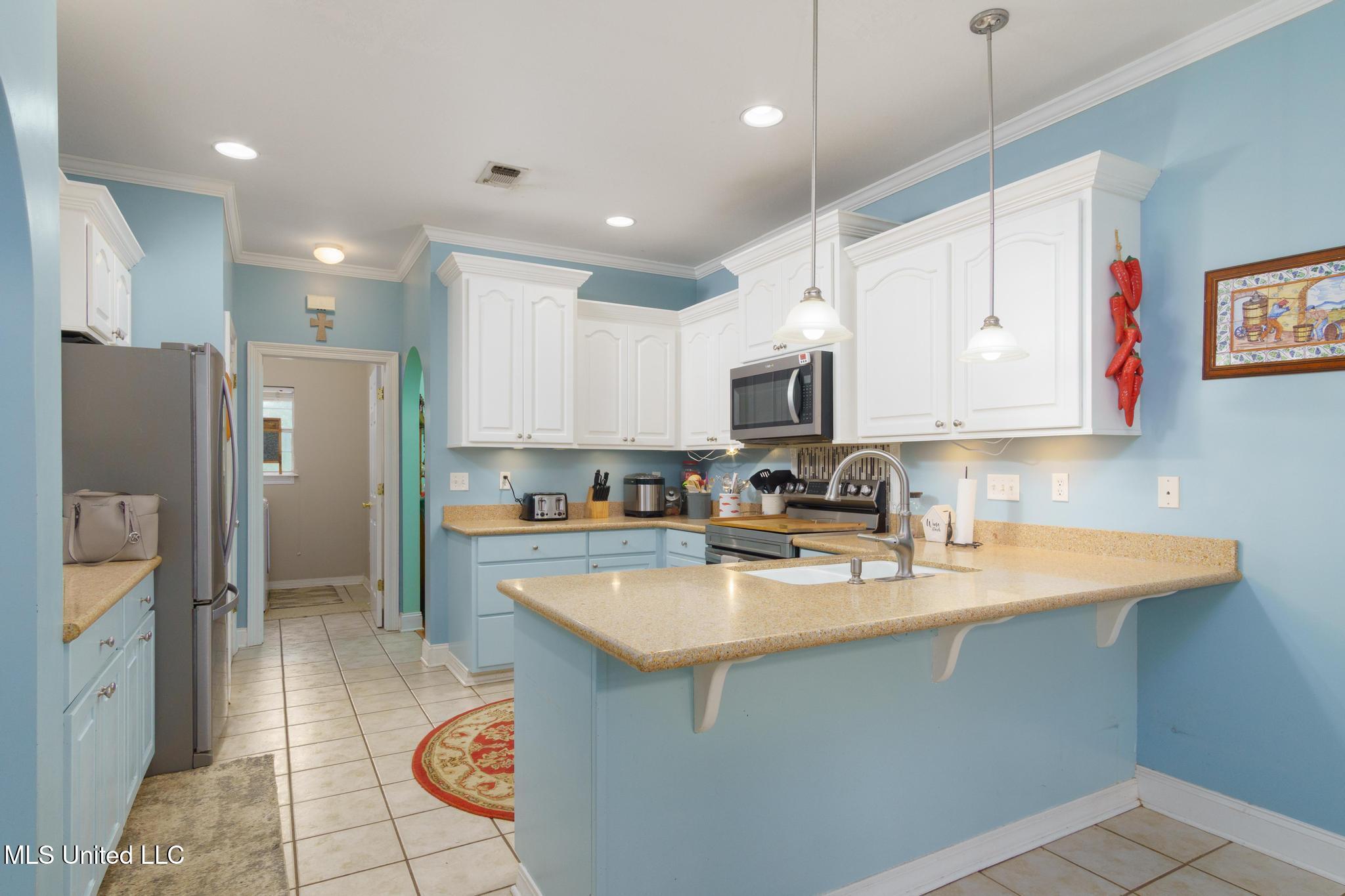 447 Brown's Bridge Road Property Photo 4