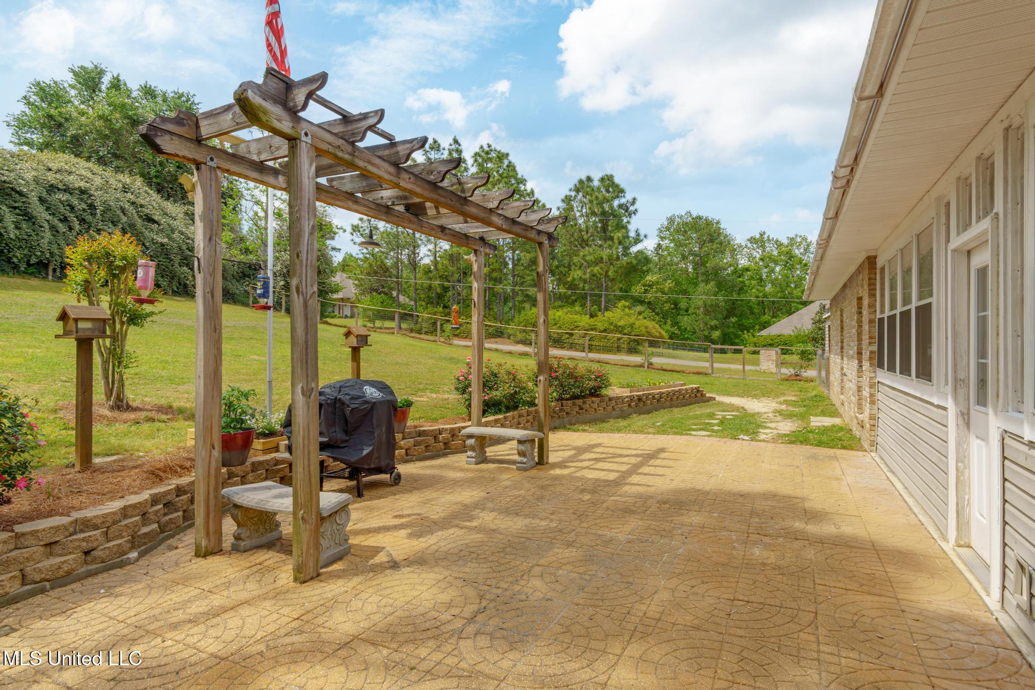 447 Brown's Bridge Road Property Photo 16
