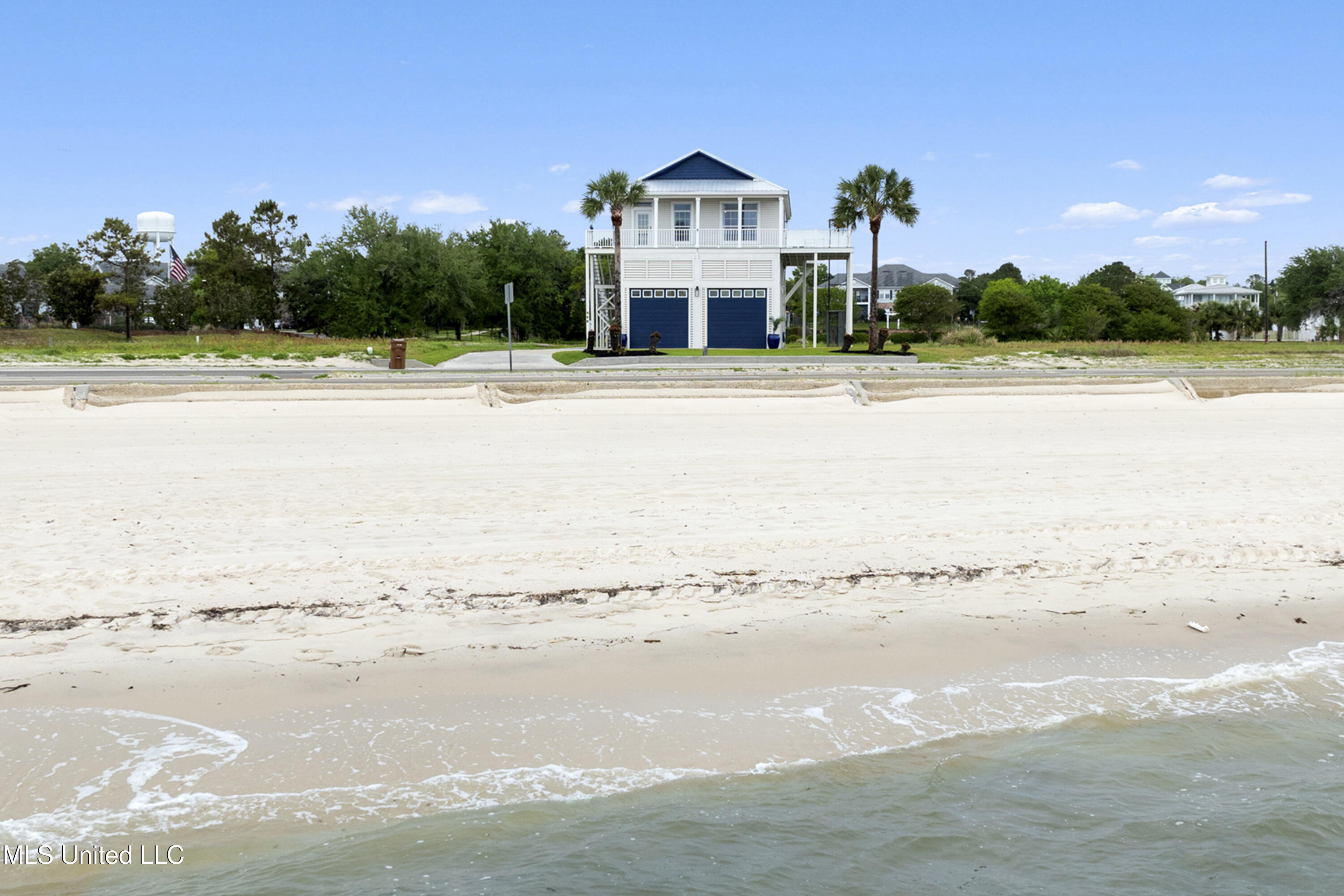 898 W Beach Boulevard Property Photo 1