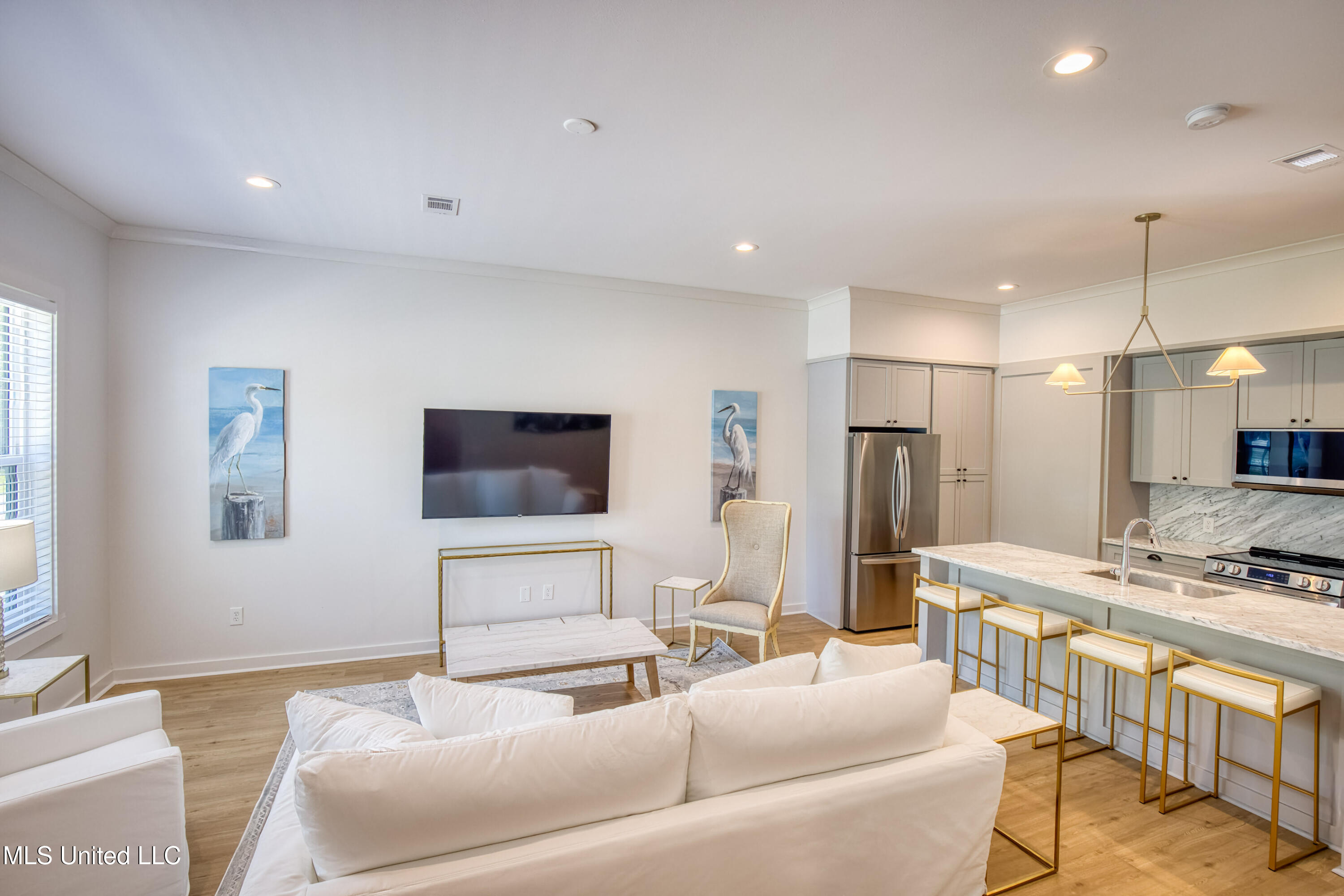 115 Menge Avenue Property Photo 4