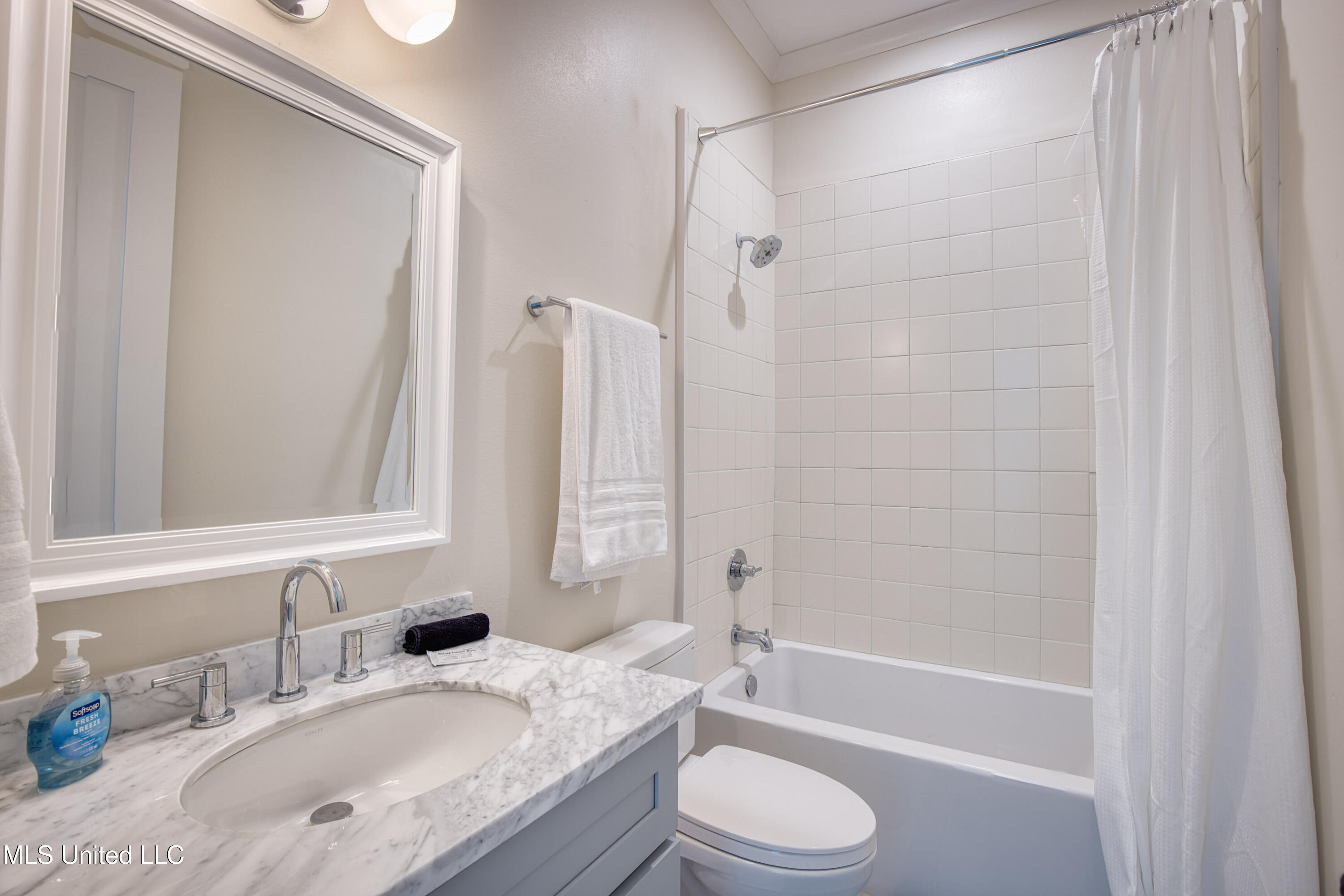 115 Menge Avenue Property Photo 15