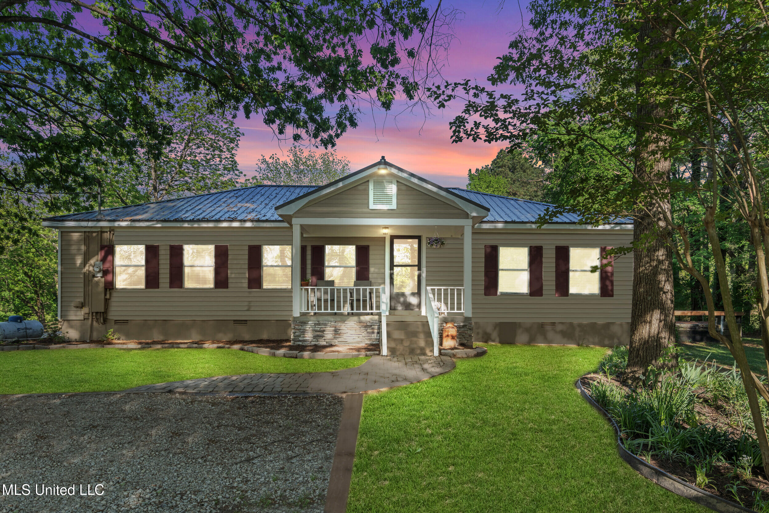 3196 N Fogg Road Property Photo 1