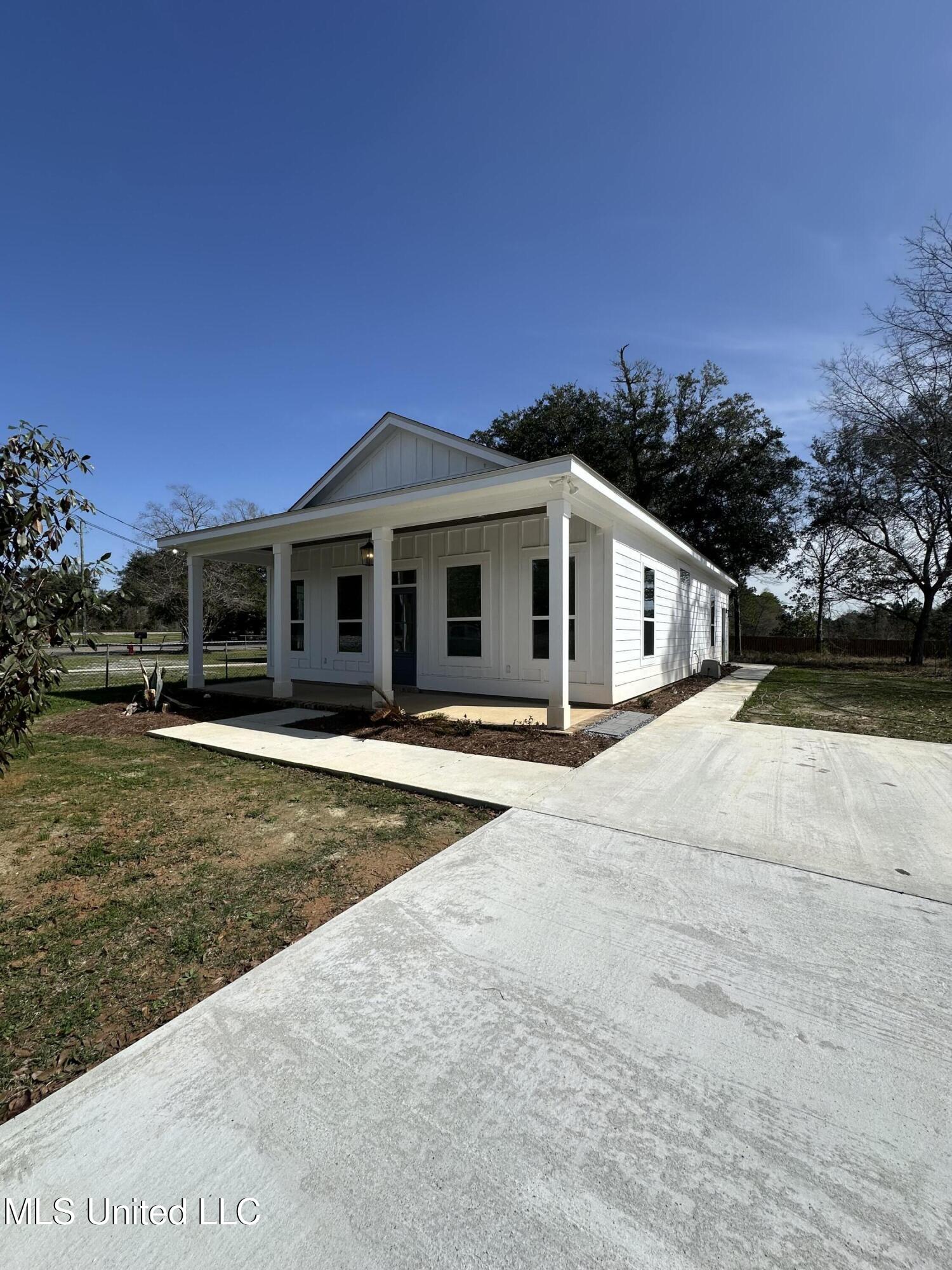 821 Central Avenue Property Photo 18