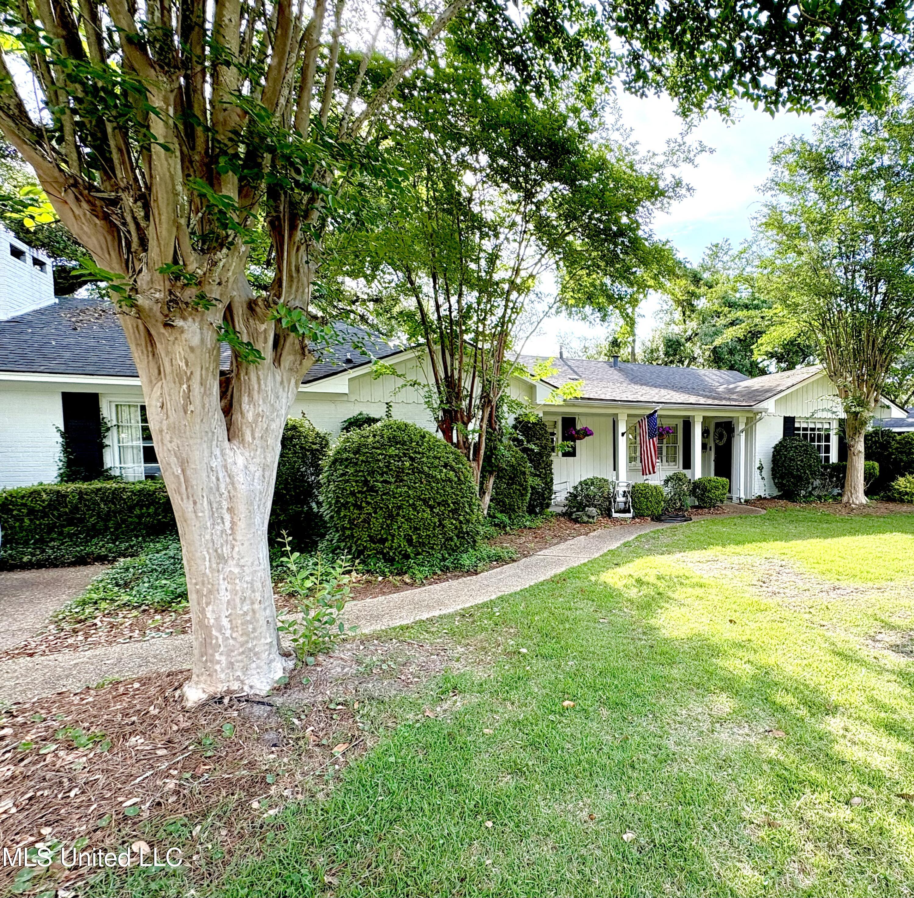 Bayou View Real Estate Listings Main Image