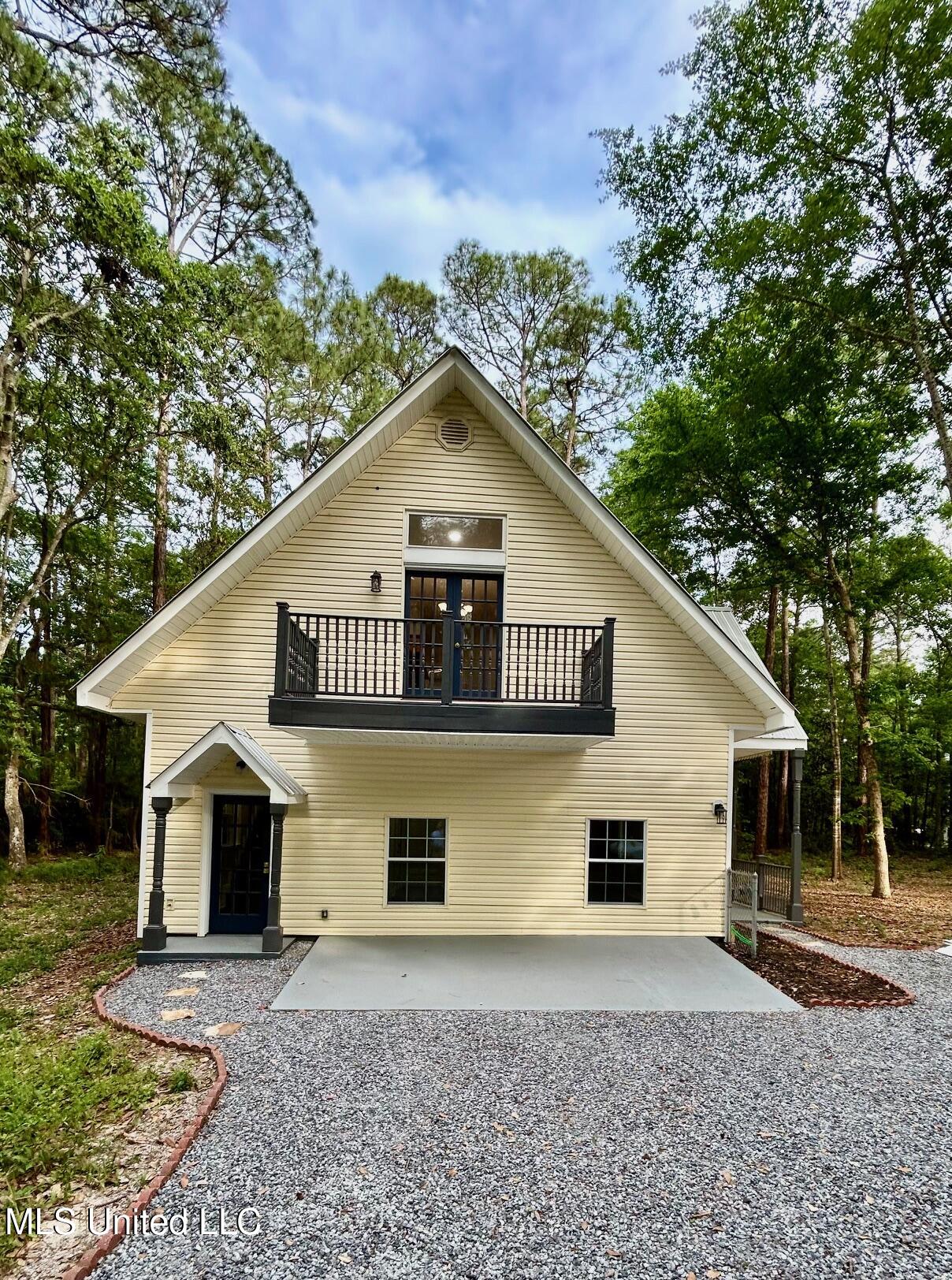 1024 Walnut Street Property Photo 4