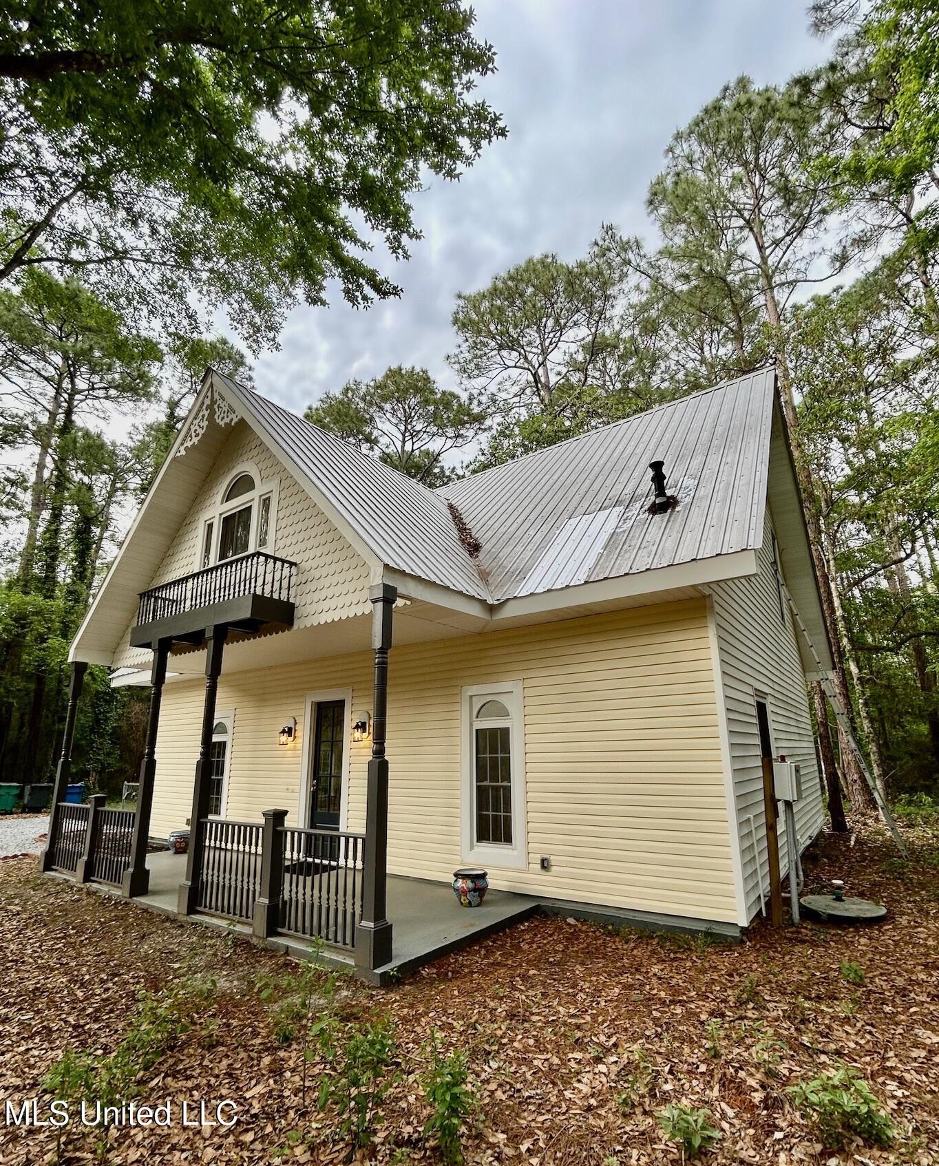 1024 Walnut Street Property Photo 5