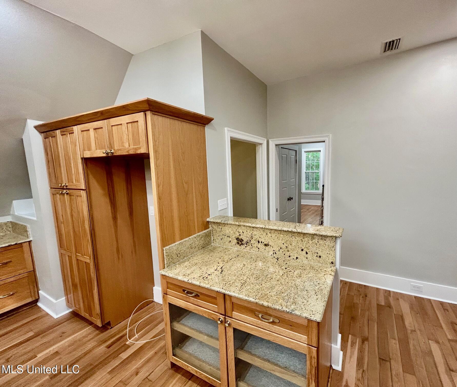 1024 Walnut Street Property Photo 9