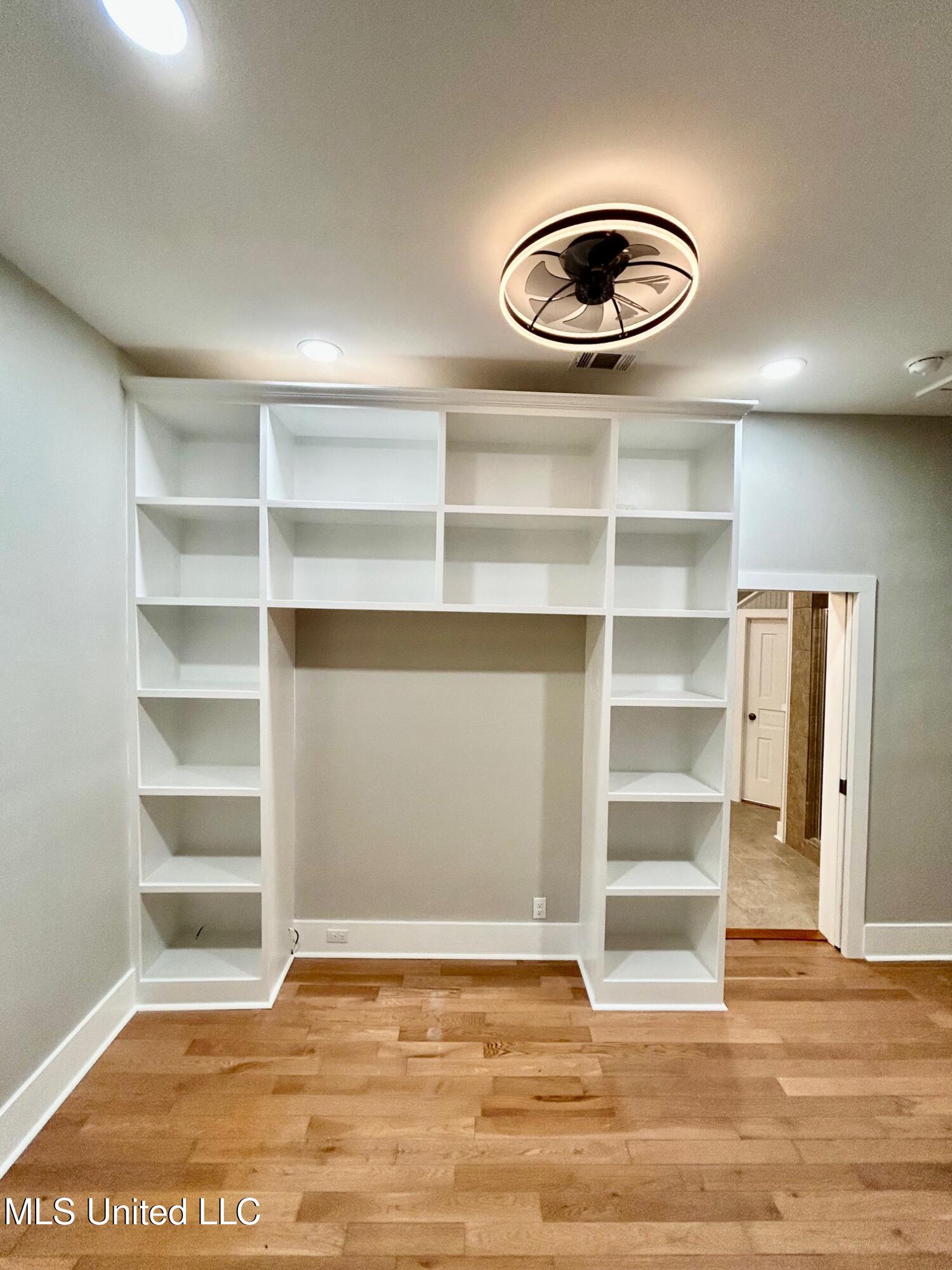 1024 Walnut Street Property Photo 15