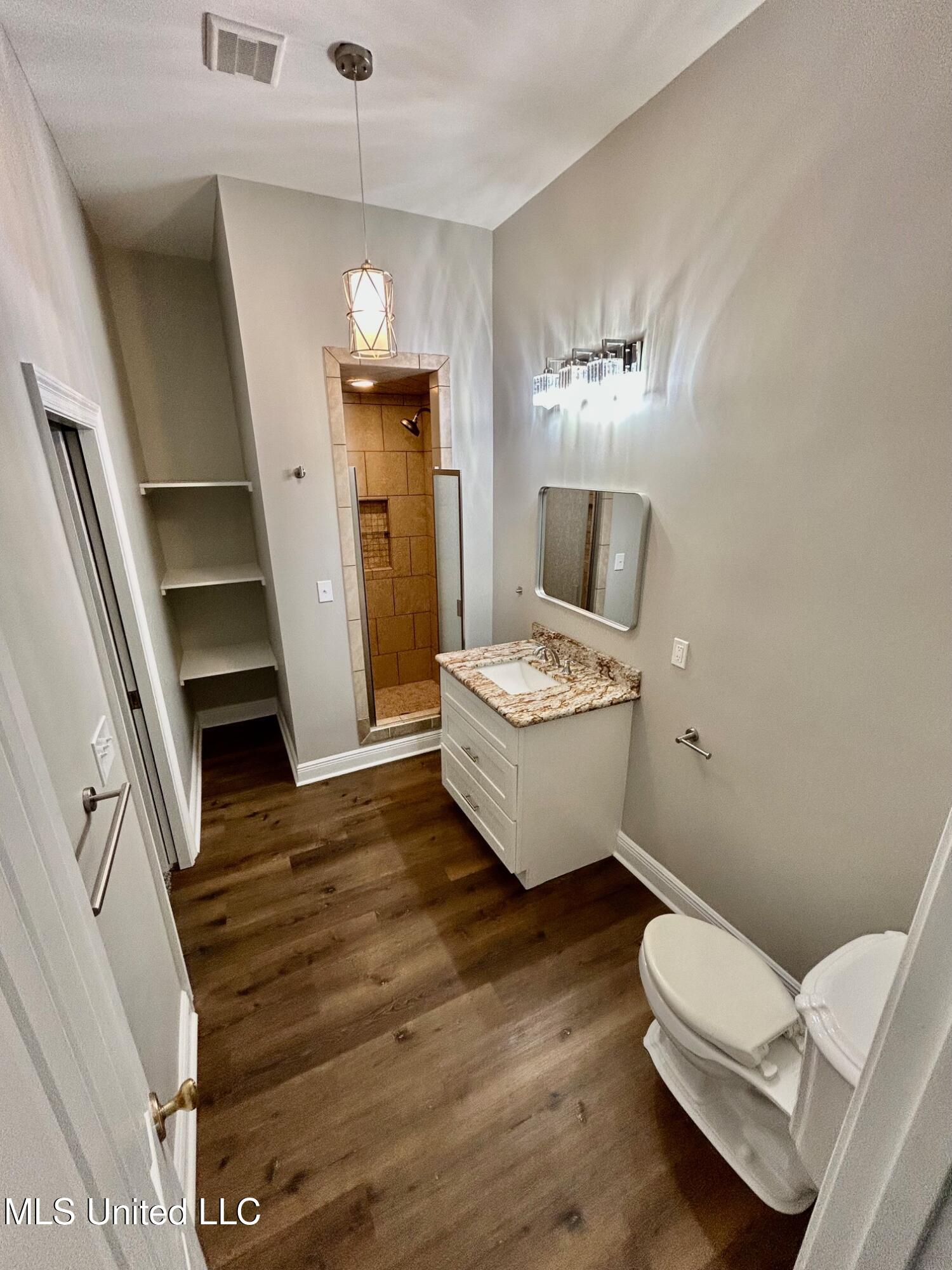 1024 Walnut Street Property Photo 29