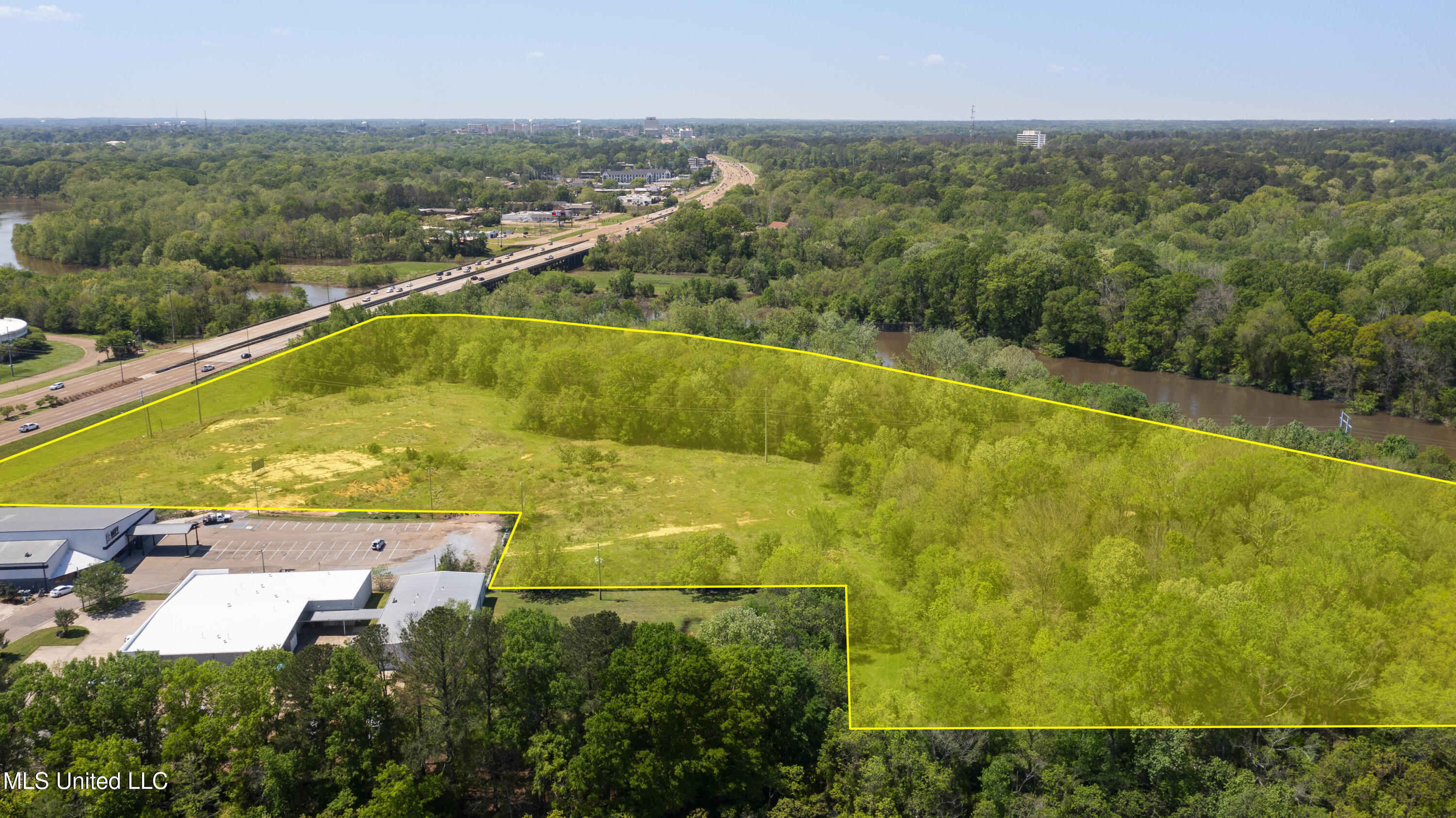 2280 Lakeland Drive Property Photo 4