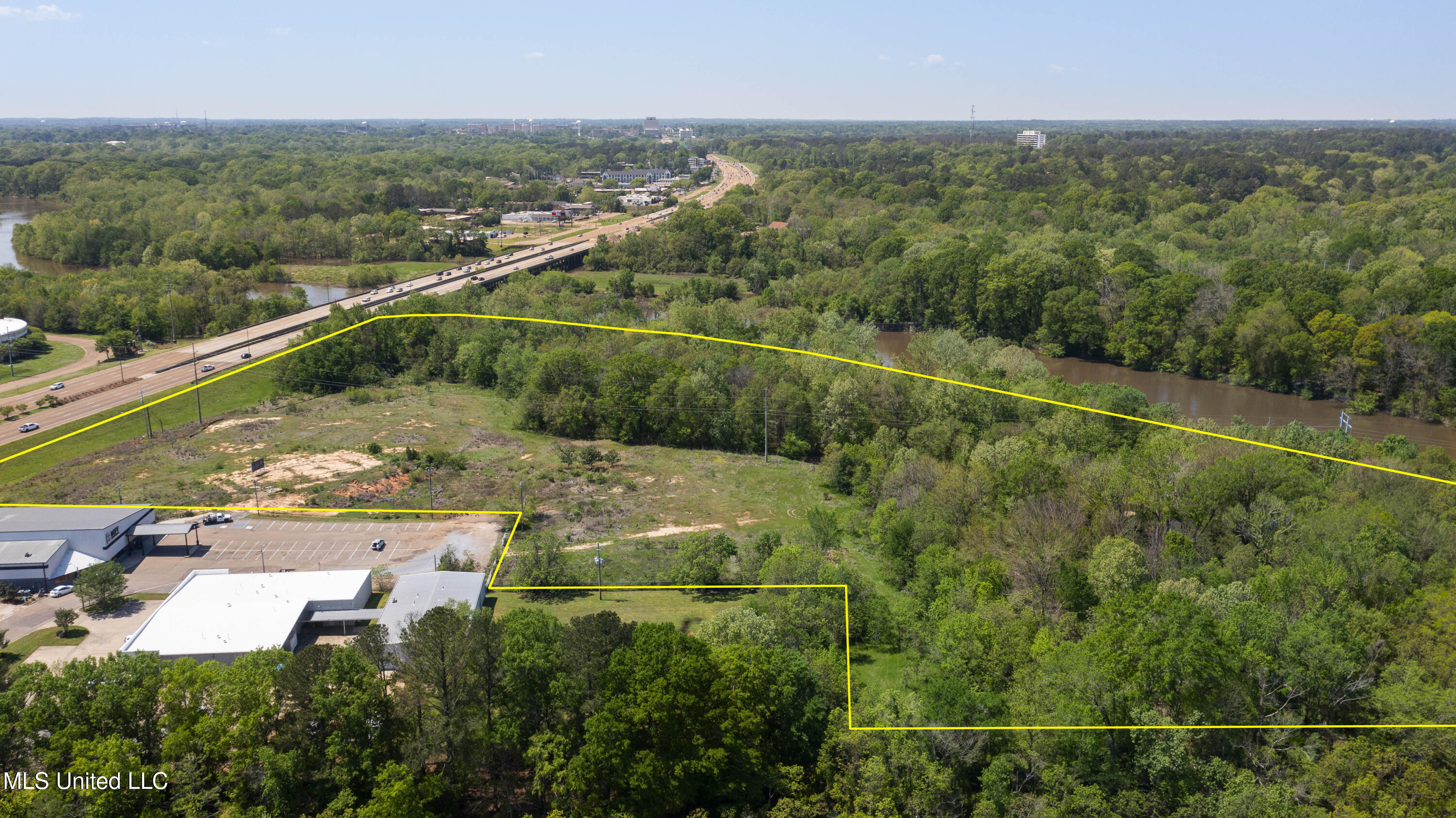 2280 Lakeland Drive Property Photo 6
