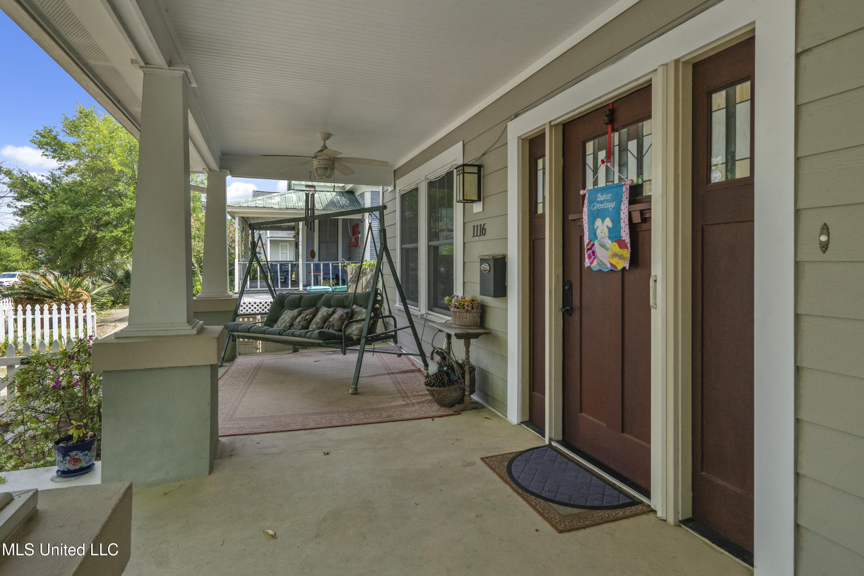 1116 32nd Avenue Property Photo 2