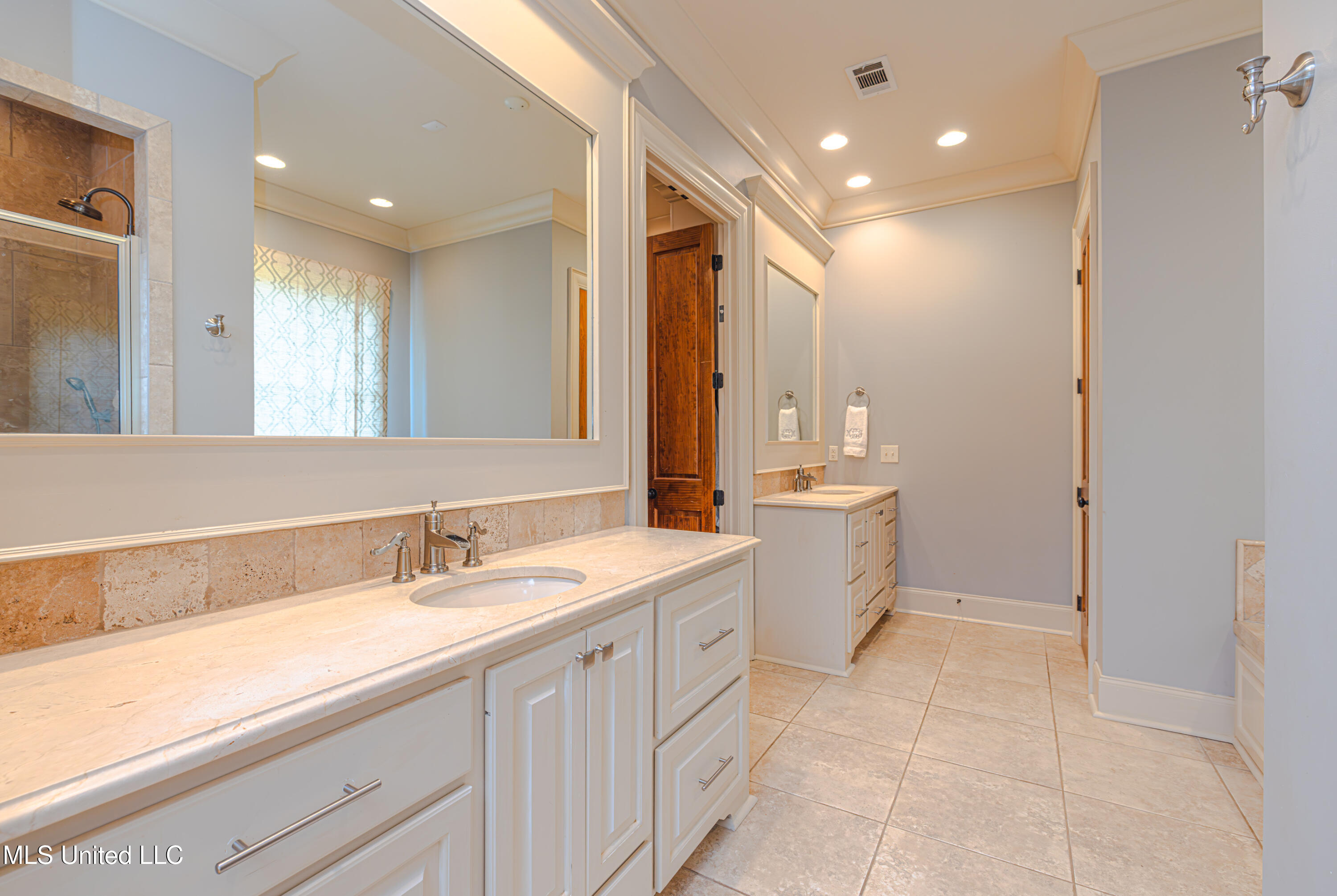 104 Ivy Brook Drive Property Photo 37