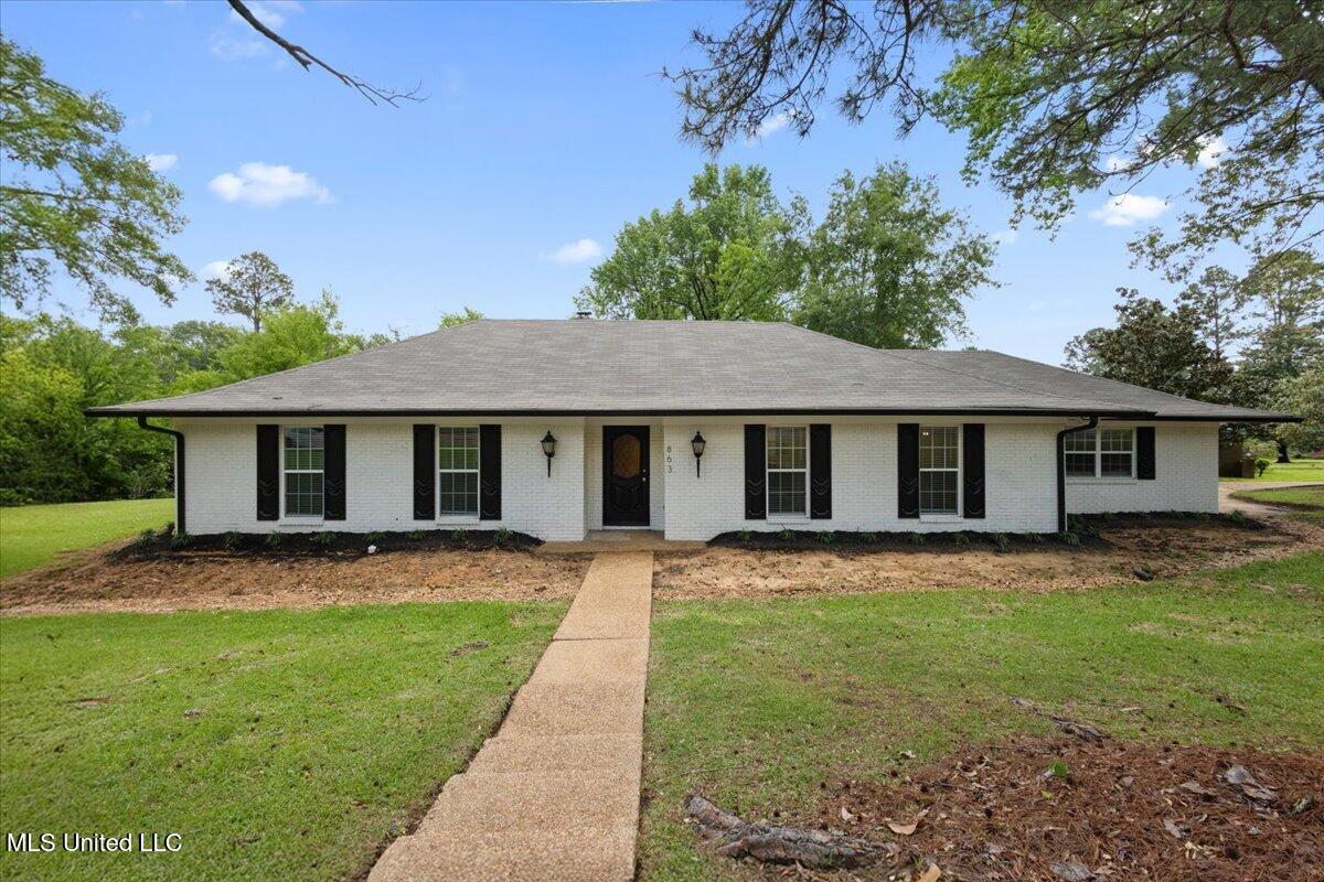 863 Rutherford Drive Property Photo 1