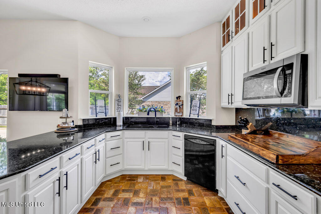 630 Royal Oak Drive Property Photo 15