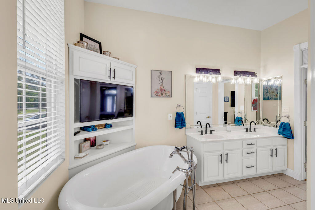 630 Royal Oak Drive Property Photo 24