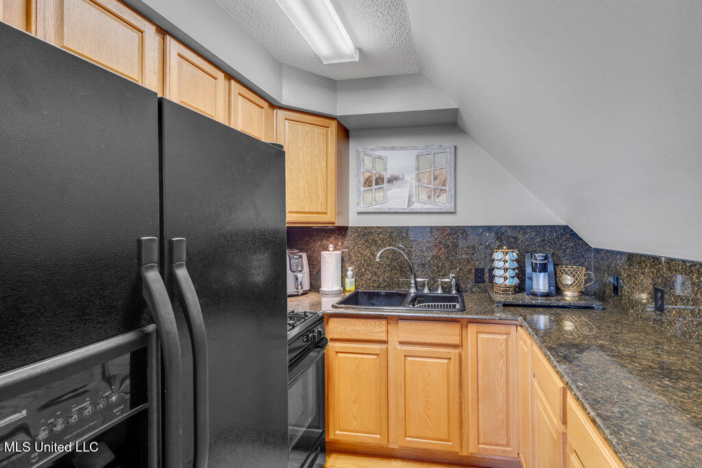 630 Royal Oak Drive Property Photo 43