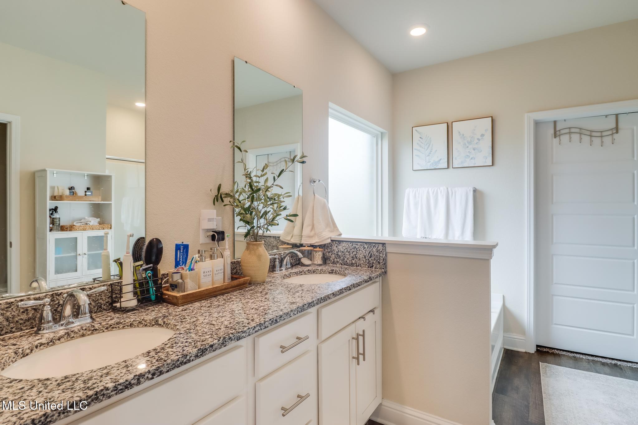 3046 Sea Oats Drive Property Photo 14