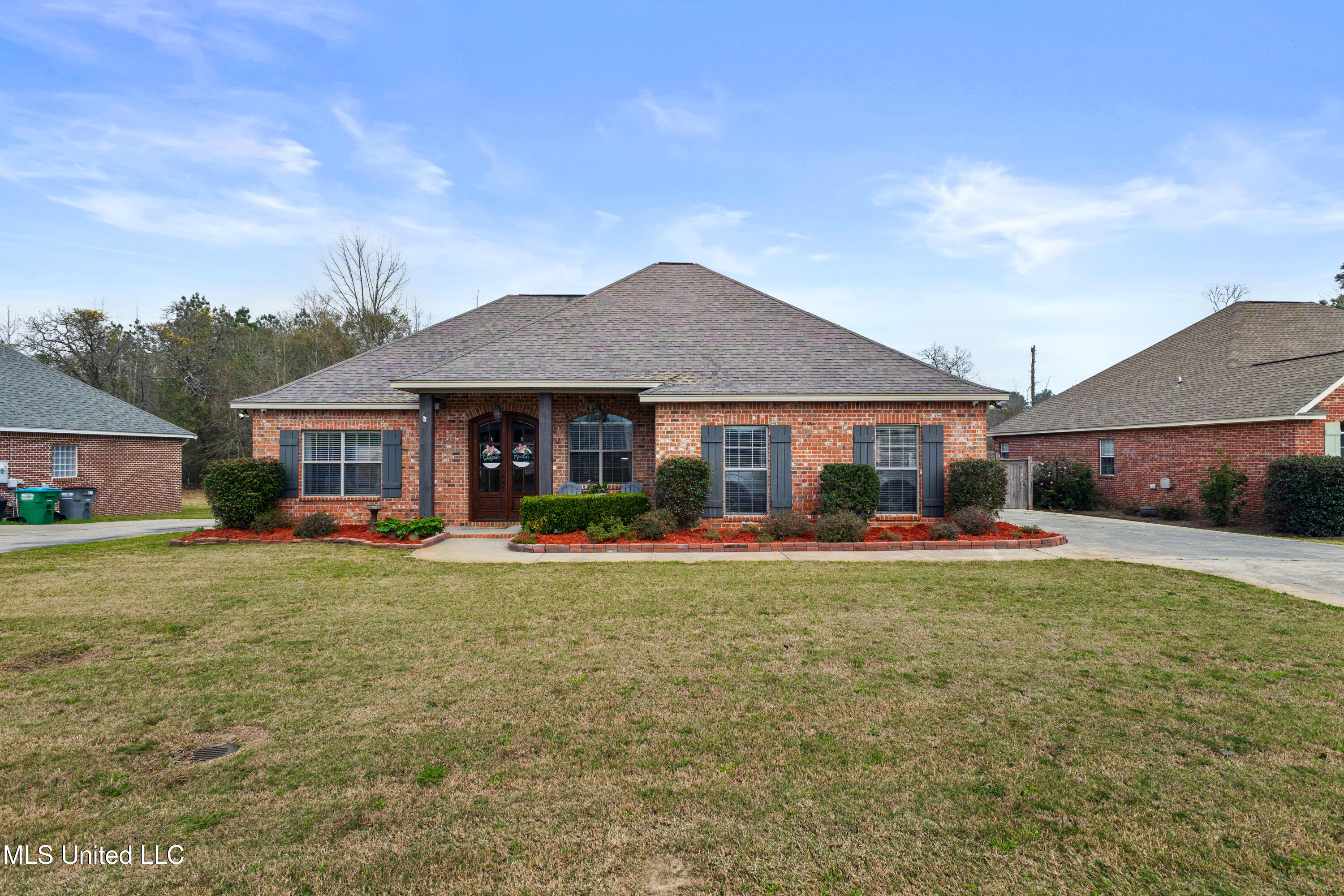 32 Sunline Drive