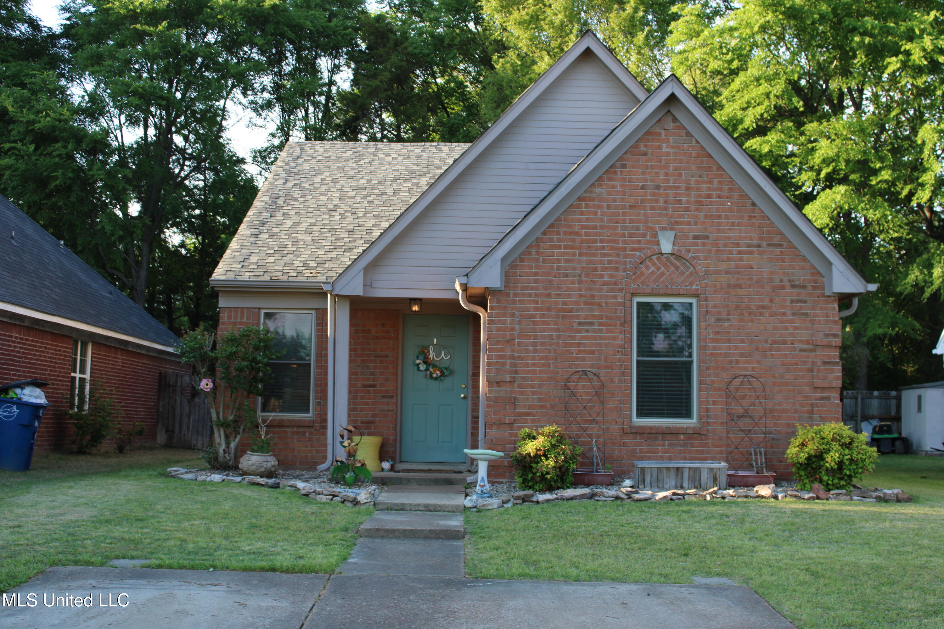 10256 Tally Ho Drive Property Photo 1